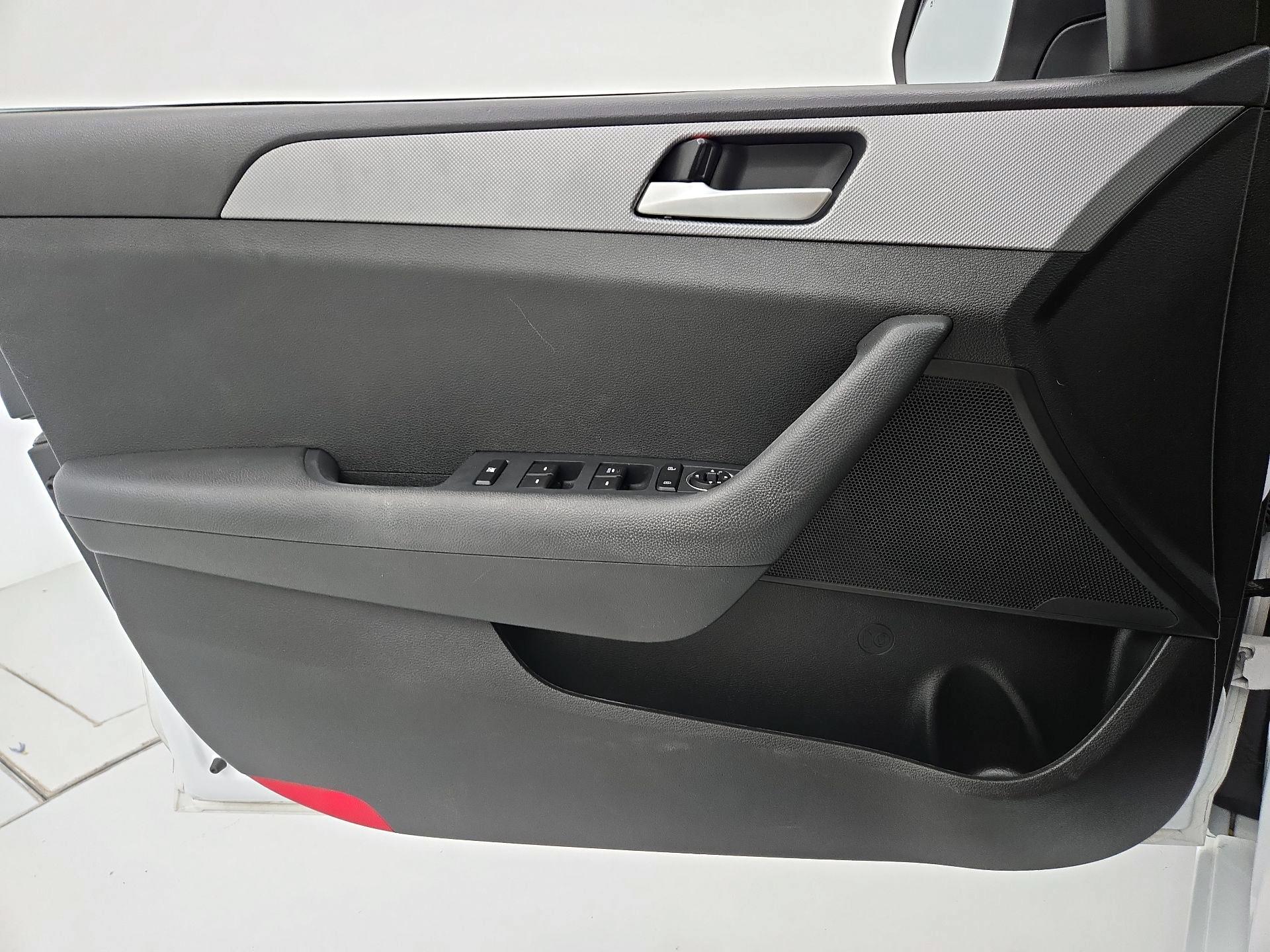 Thumbnail: 2019 Hyundai Sonata - 12