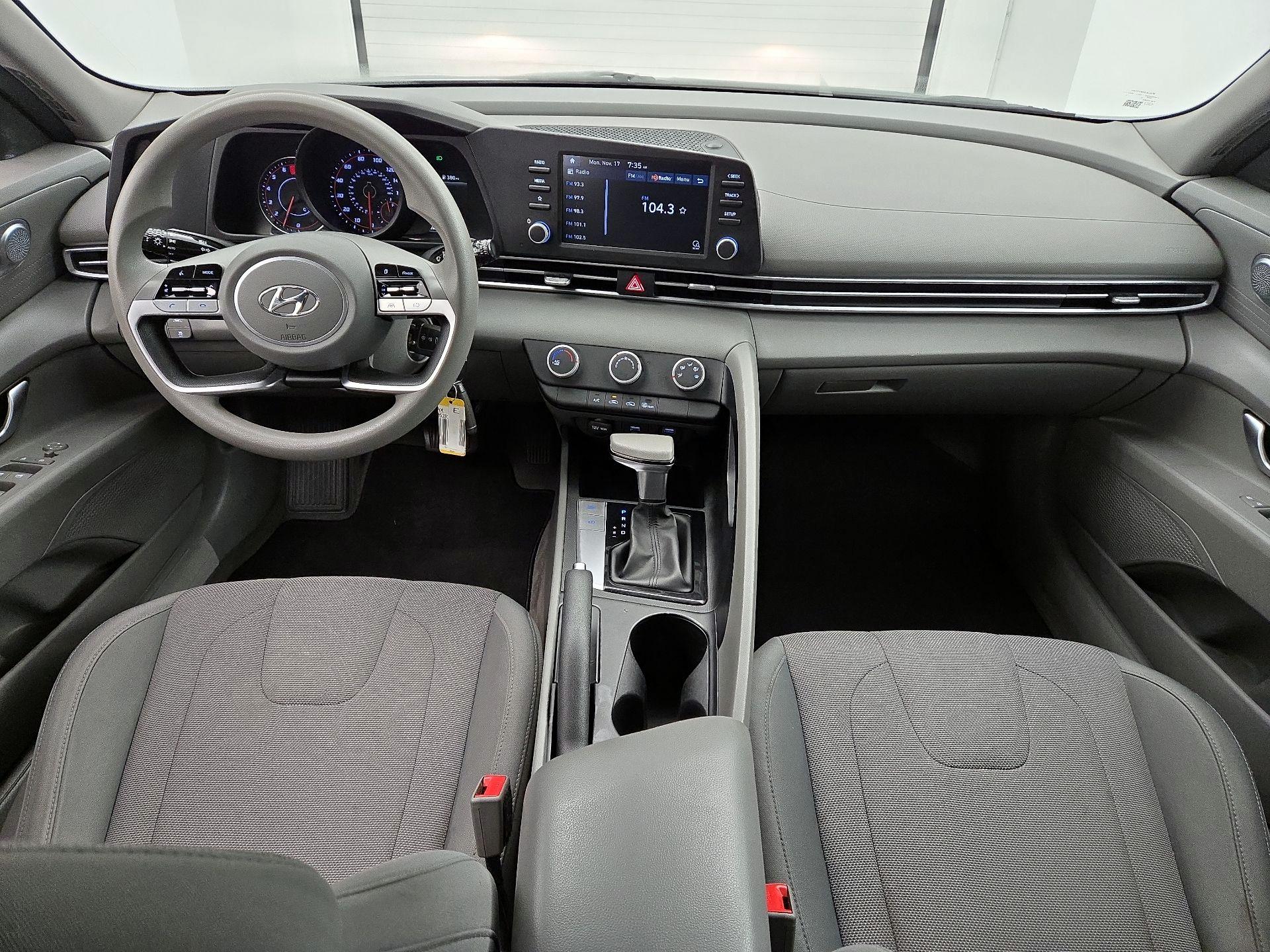 Thumbnail: 2022 Hyundai Elantra - 9