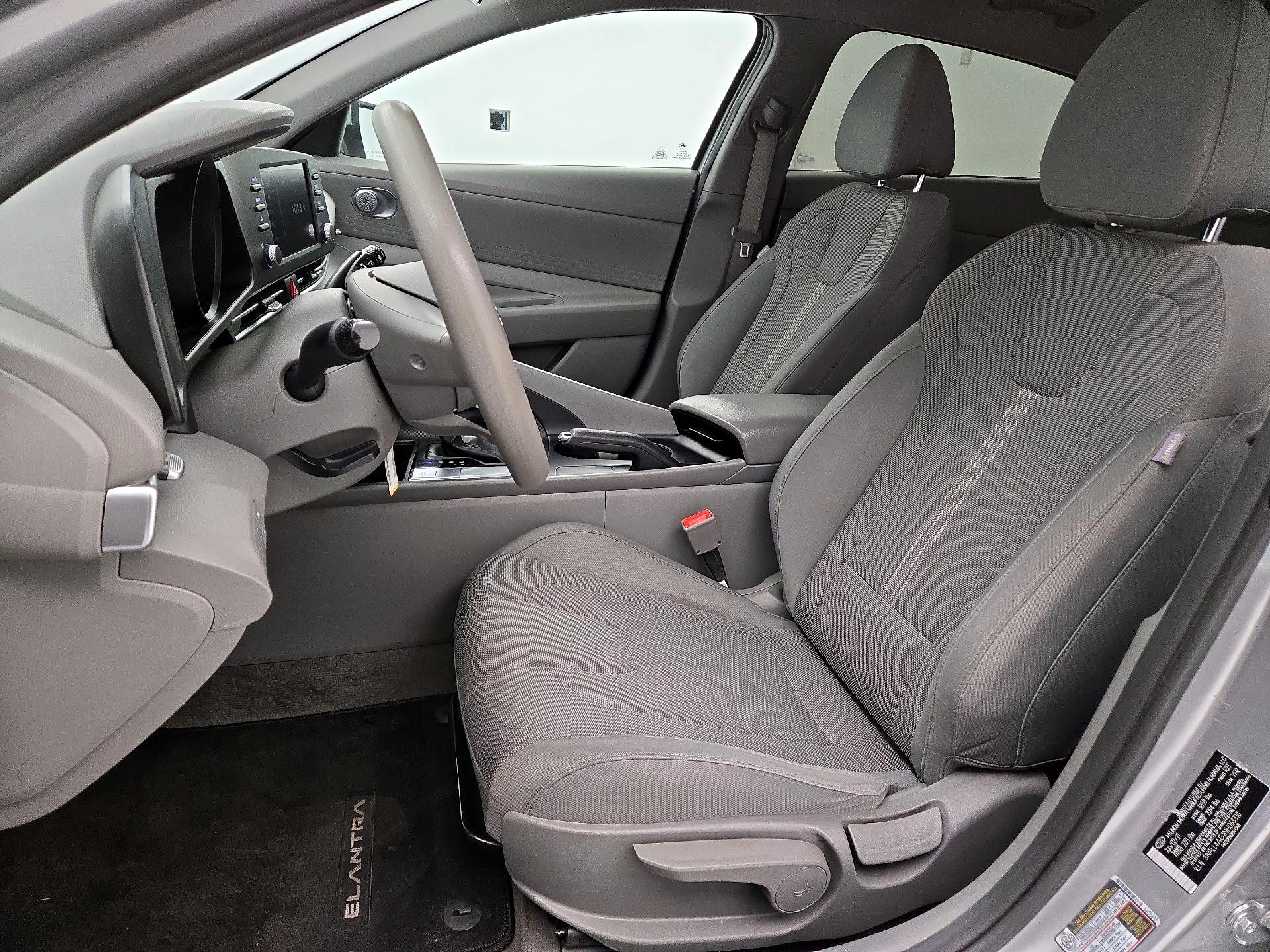 Thumbnail: 2022 Hyundai Elantra - 11