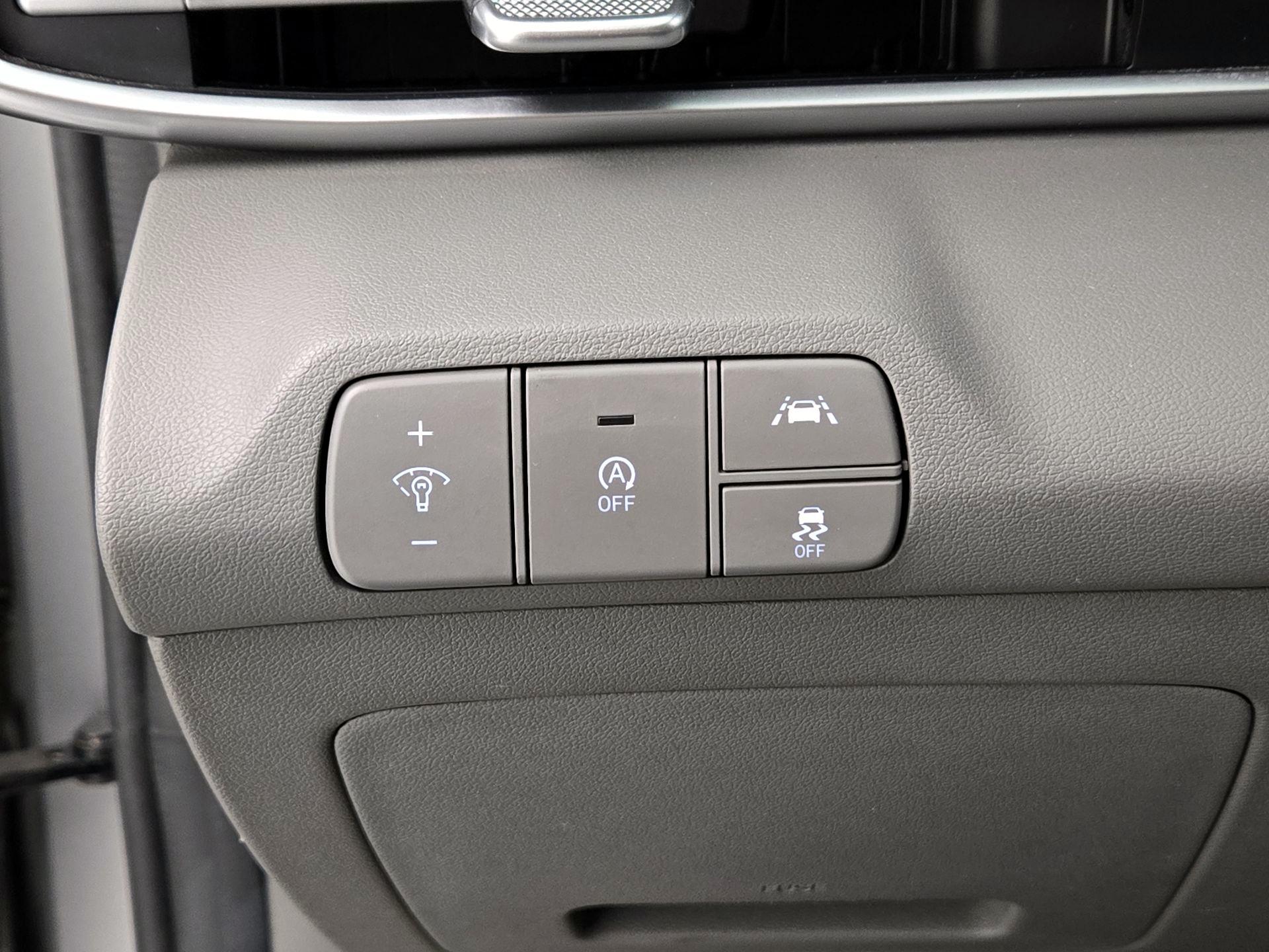 Thumbnail: 2022 Hyundai Elantra - 13