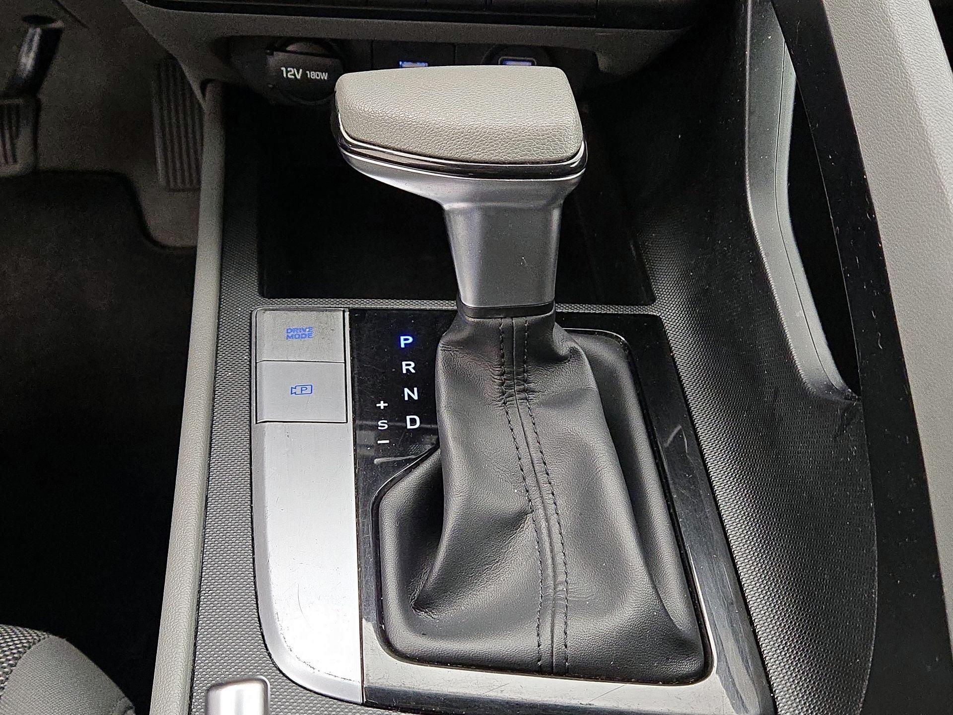 Thumbnail: 2022 Hyundai Elantra - 17