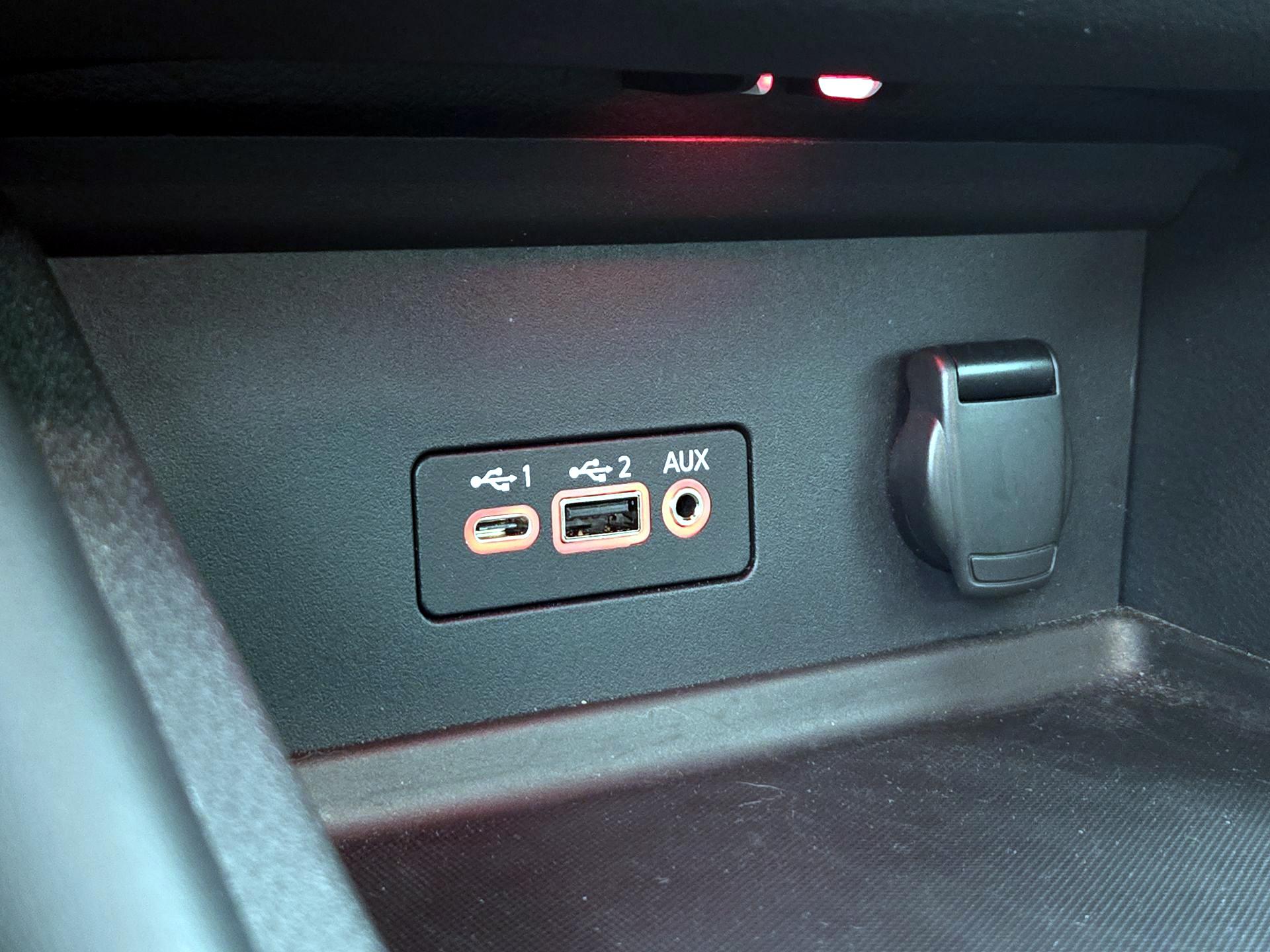 Thumbnail: 2021 Nissan Sentra - 18