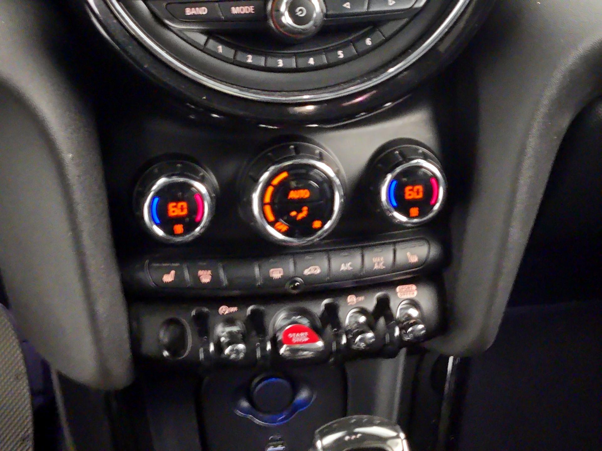 Thumbnail: 2021 MINI Cooper Hardtop - 17