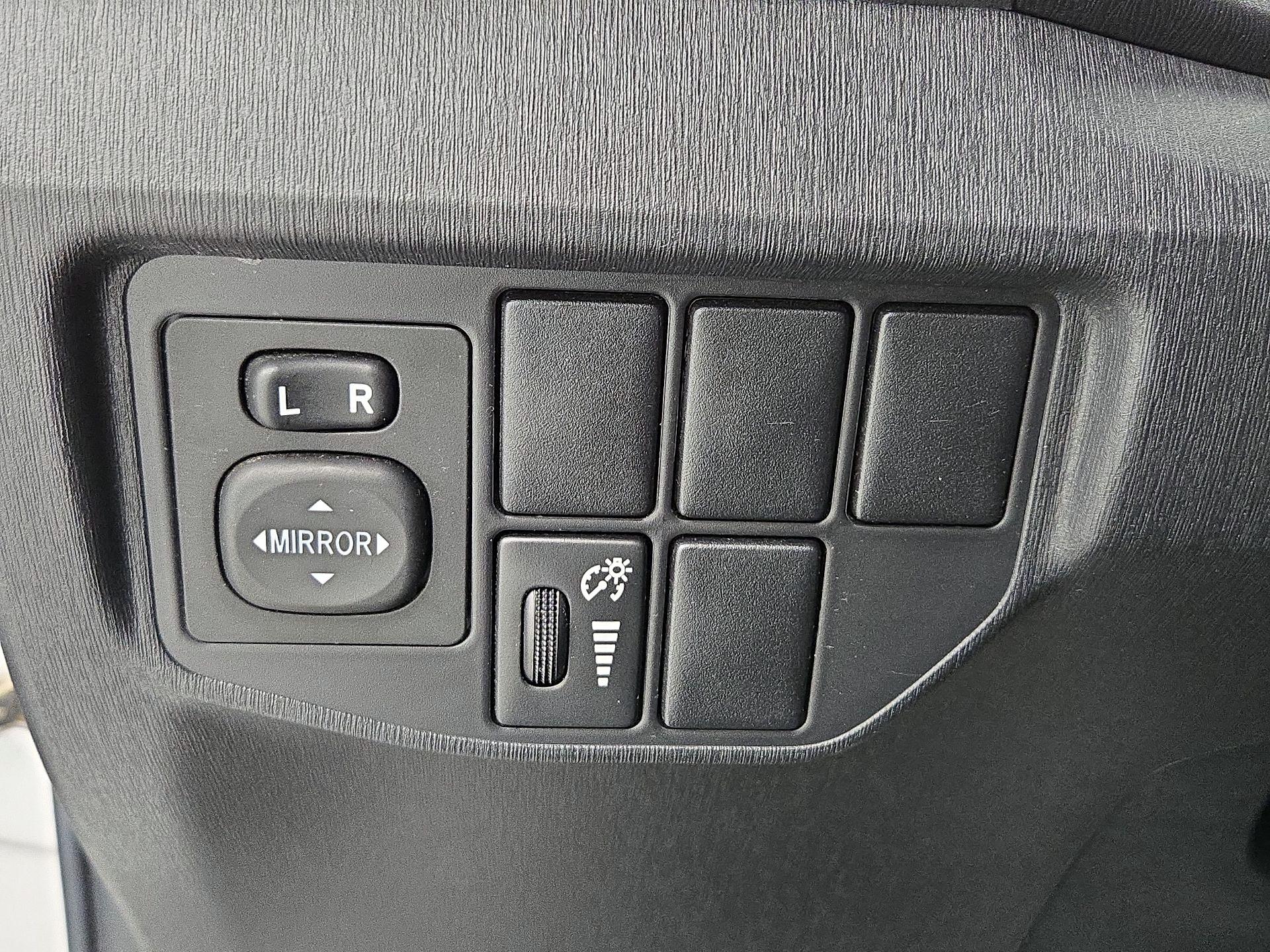 Thumbnail: 2014 Toyota Prius - 13