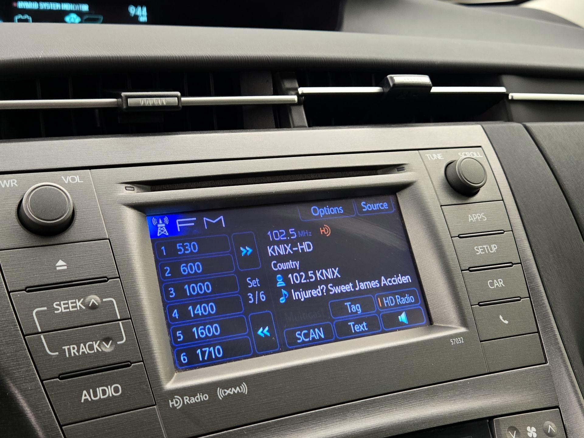 Thumbnail: 2014 Toyota Prius - 15