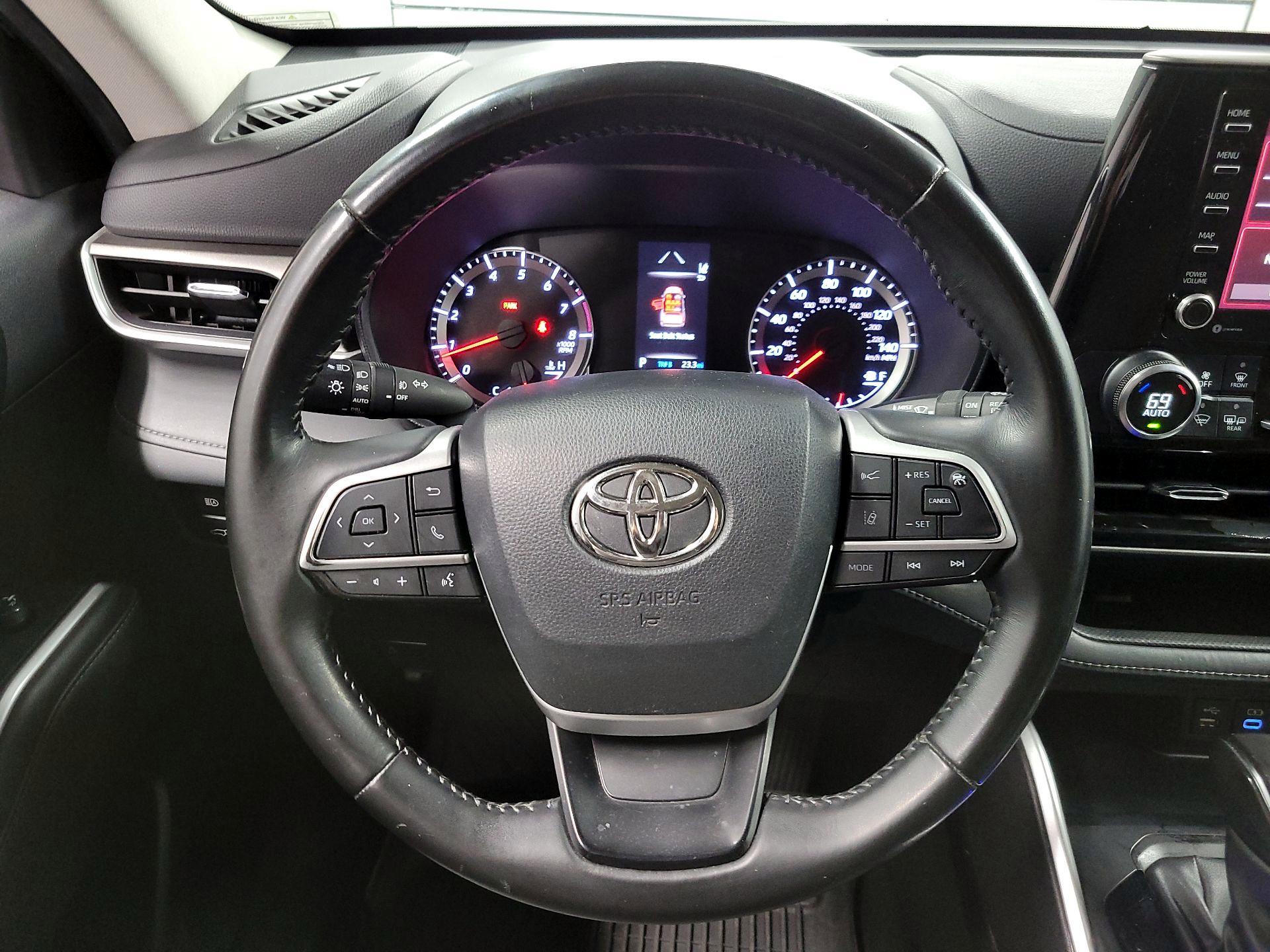 Thumbnail: 2022 Toyota Highlander - 10