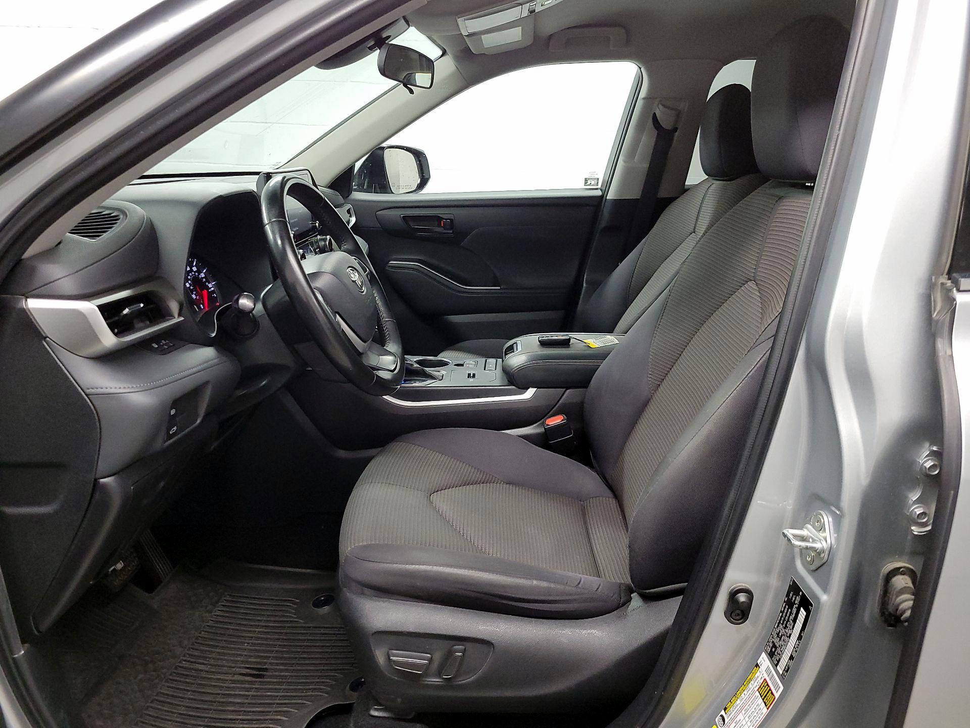 Thumbnail: 2022 Toyota Highlander - 11