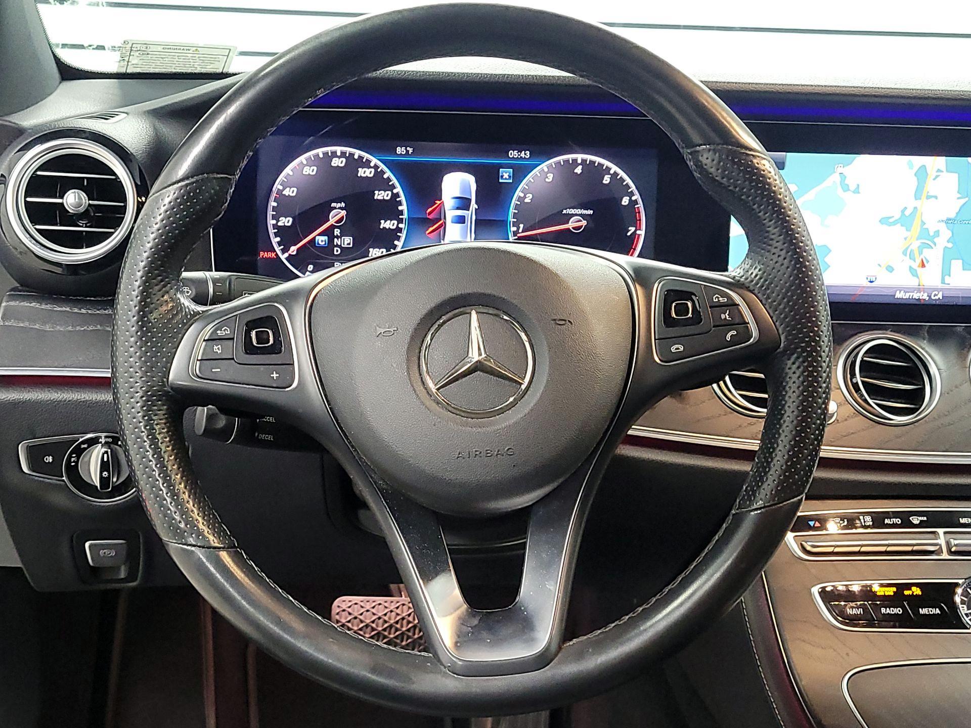 Thumbnail: 2018 Mercedes-Benz E-Class - 10