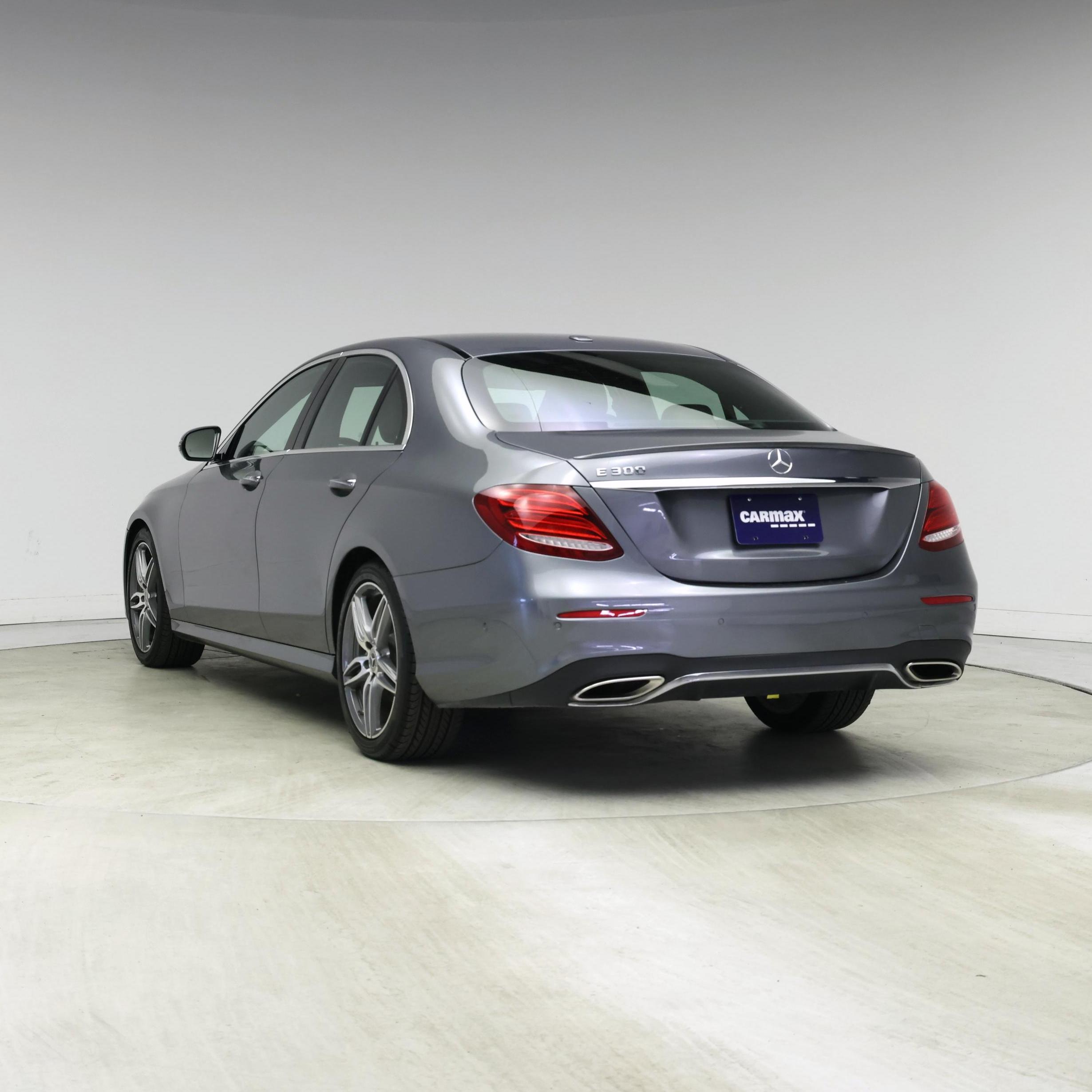 Thumbnail: 2018 Mercedes-Benz E-Class - 2