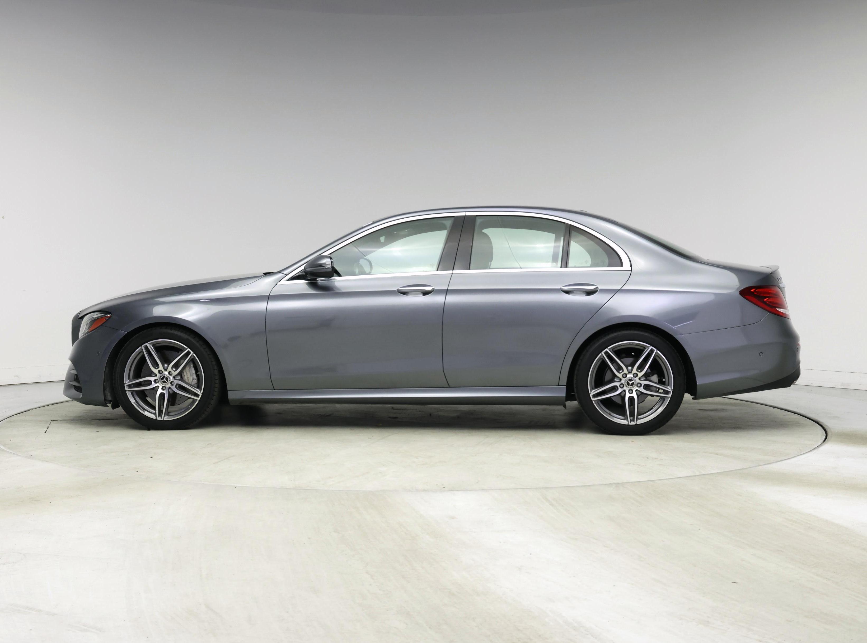 Thumbnail: 2018 Mercedes-Benz E-Class - 3