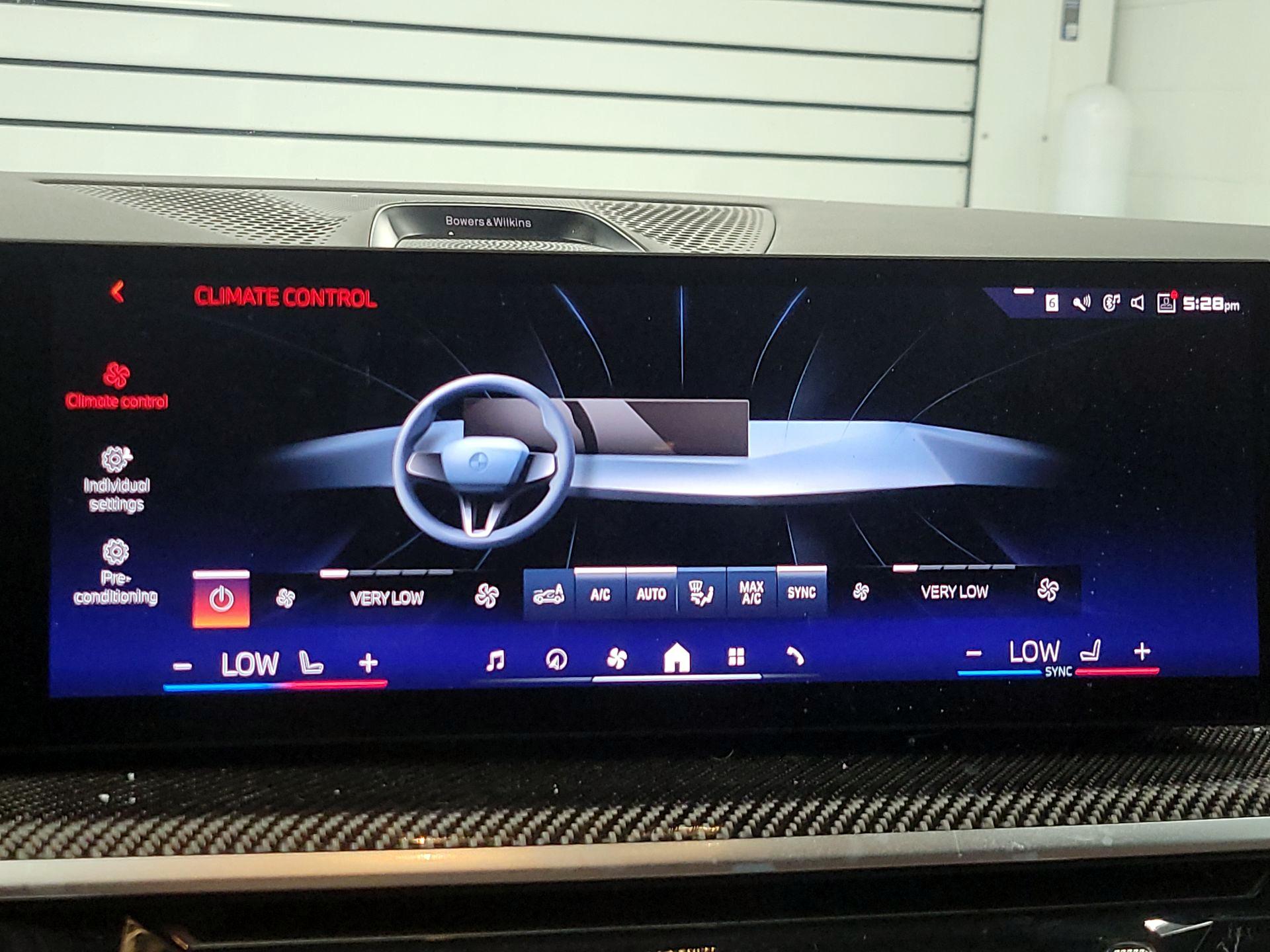 Thumbnail: 2025 BMW X6 - 15