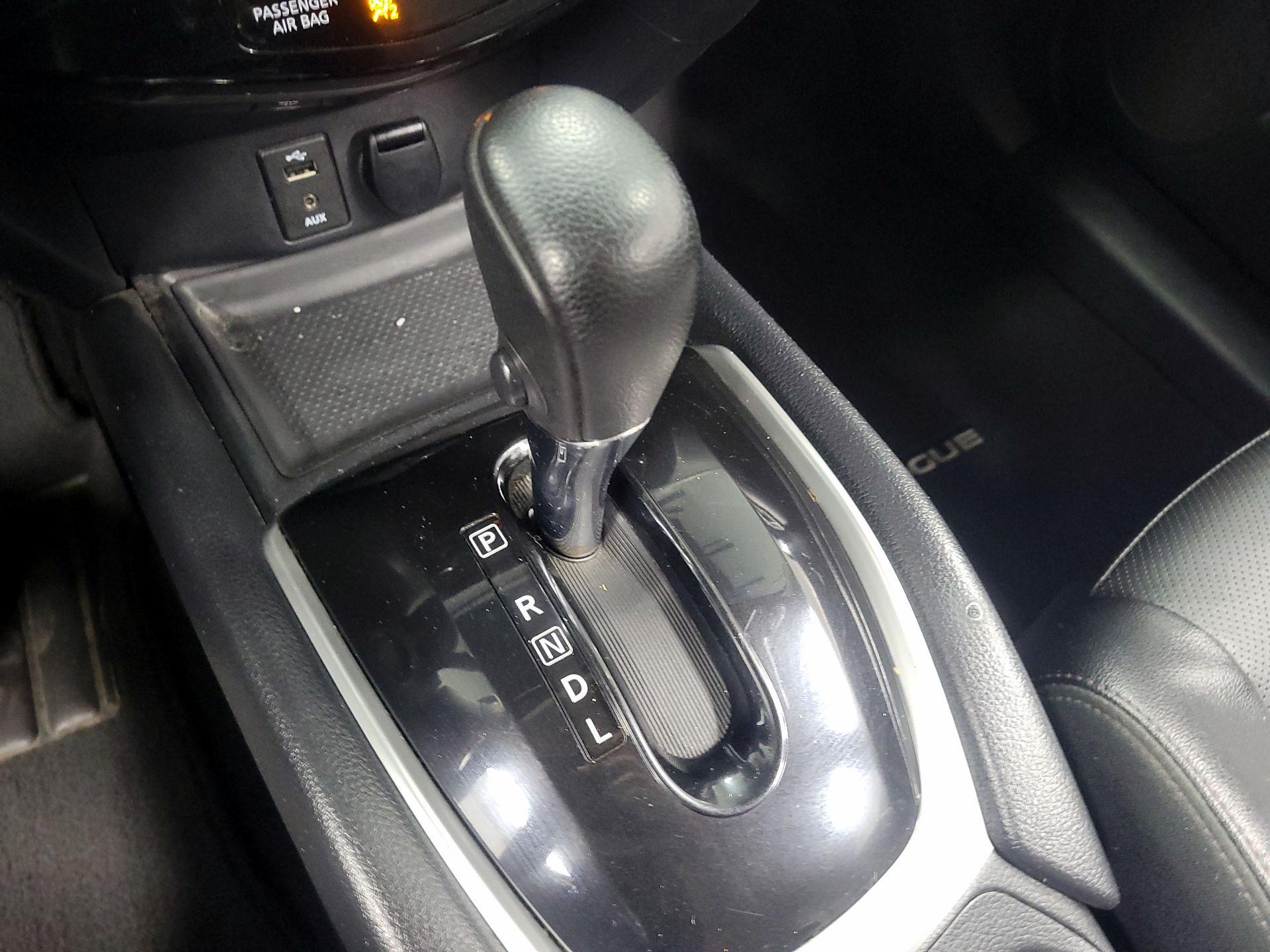 Thumbnail: 2016 Nissan Rogue - 18