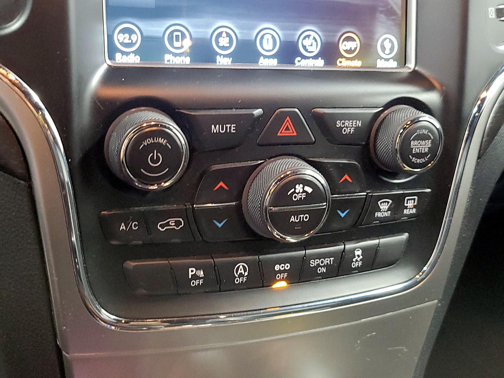 Thumbnail: 2018 Jeep Grand Cherokee - 14