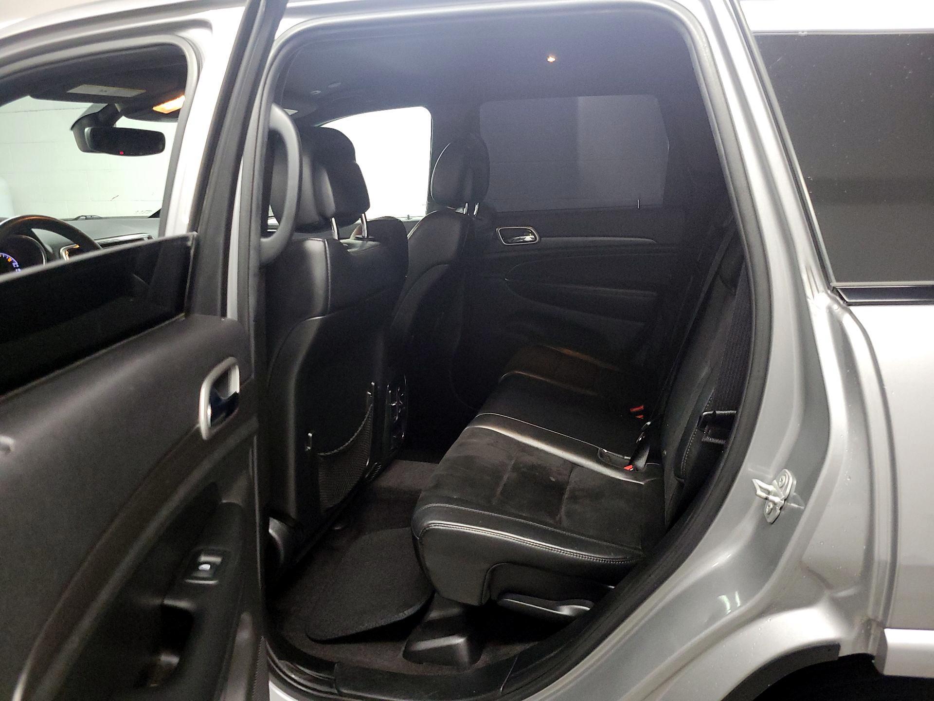 Thumbnail: 2018 Jeep Grand Cherokee - 16