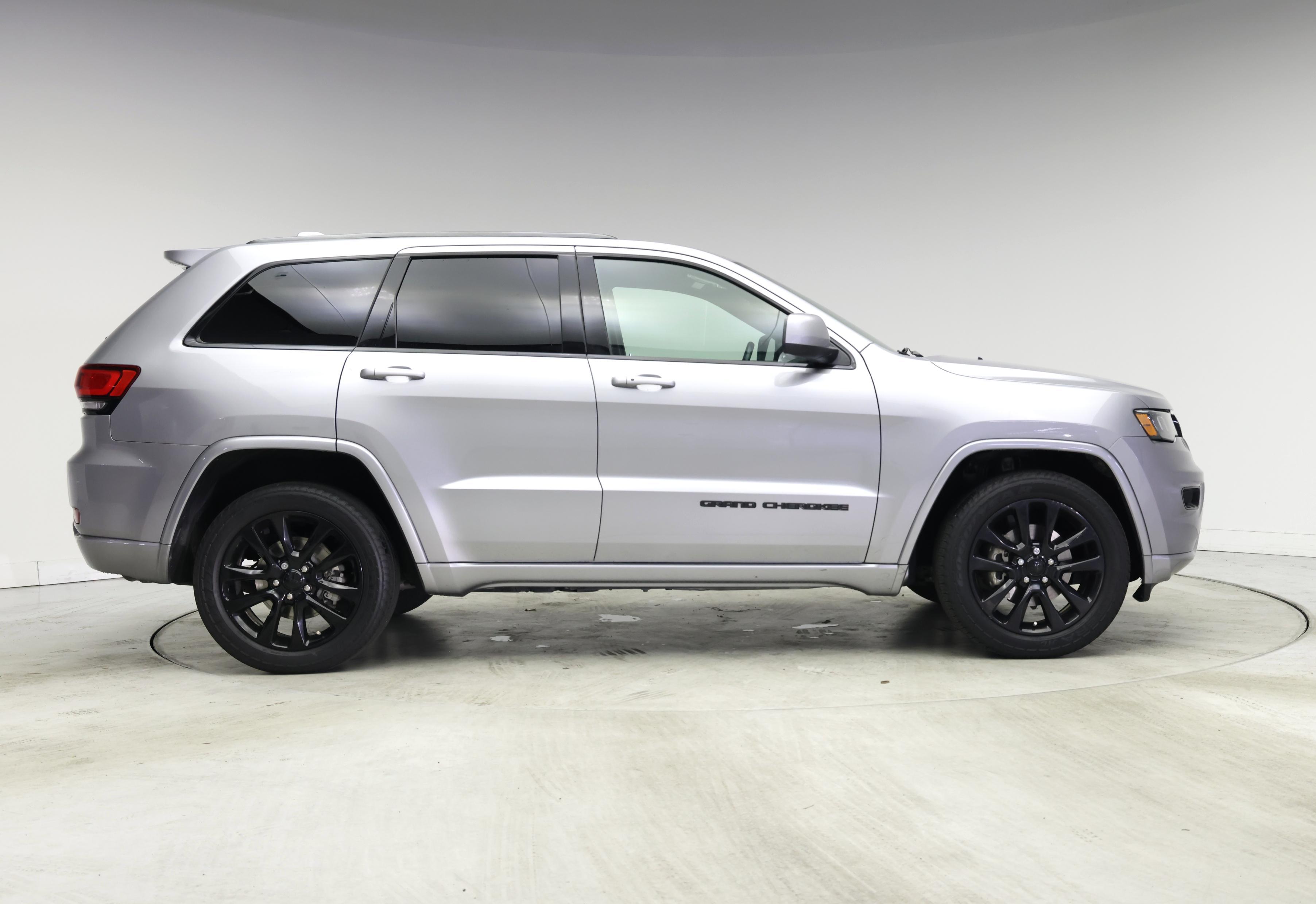 Thumbnail: 2018 Jeep Grand Cherokee - 7