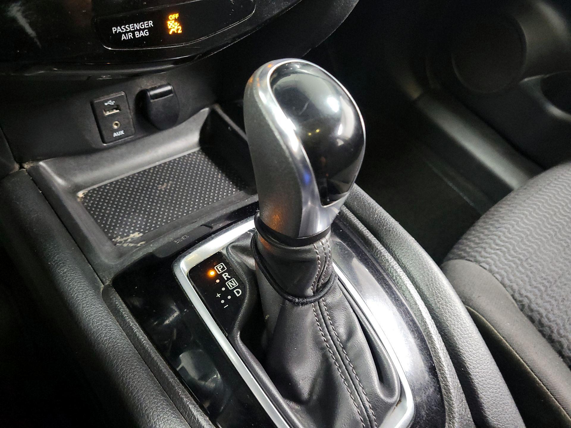 Thumbnail: 2017 Nissan Rogue Sport - 17