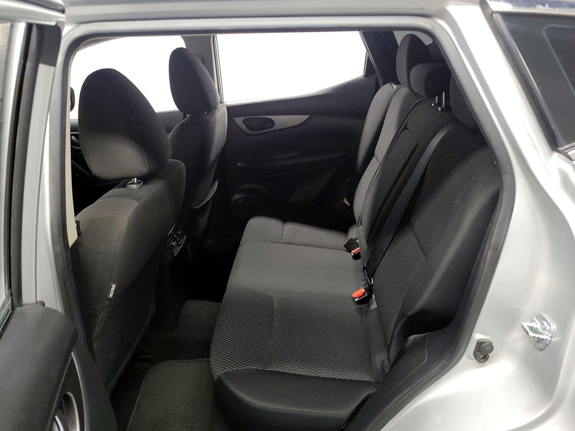 Thumbnail: 2017 Nissan Rogue Sport - 18