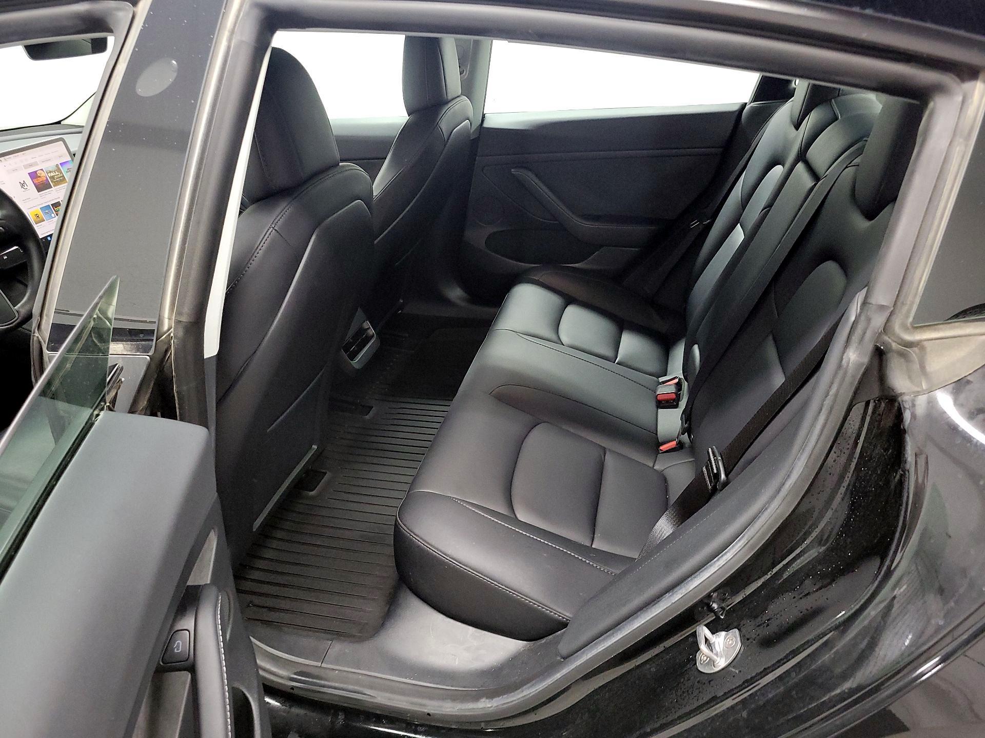 Thumbnail: 2023 Tesla Model 3 - 19