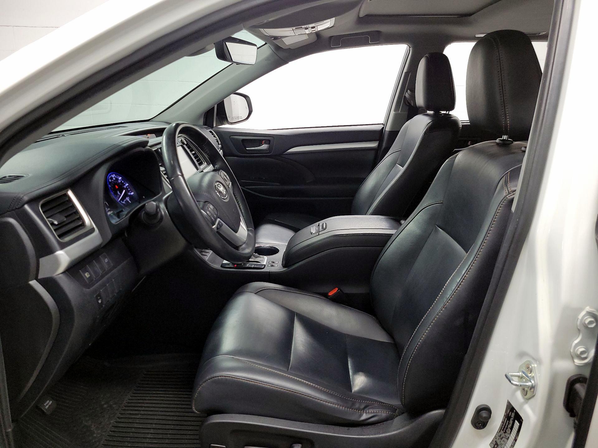 Thumbnail: 2019 Toyota Highlander - 11