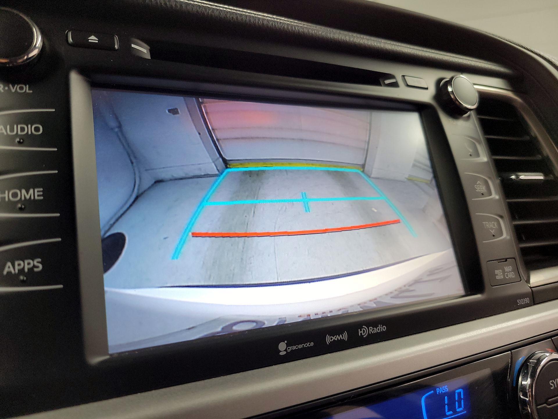Thumbnail: 2019 Toyota Highlander - 14