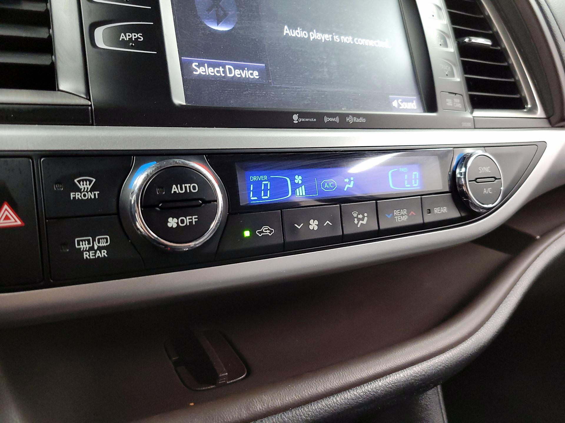 Thumbnail: 2019 Toyota Highlander - 16