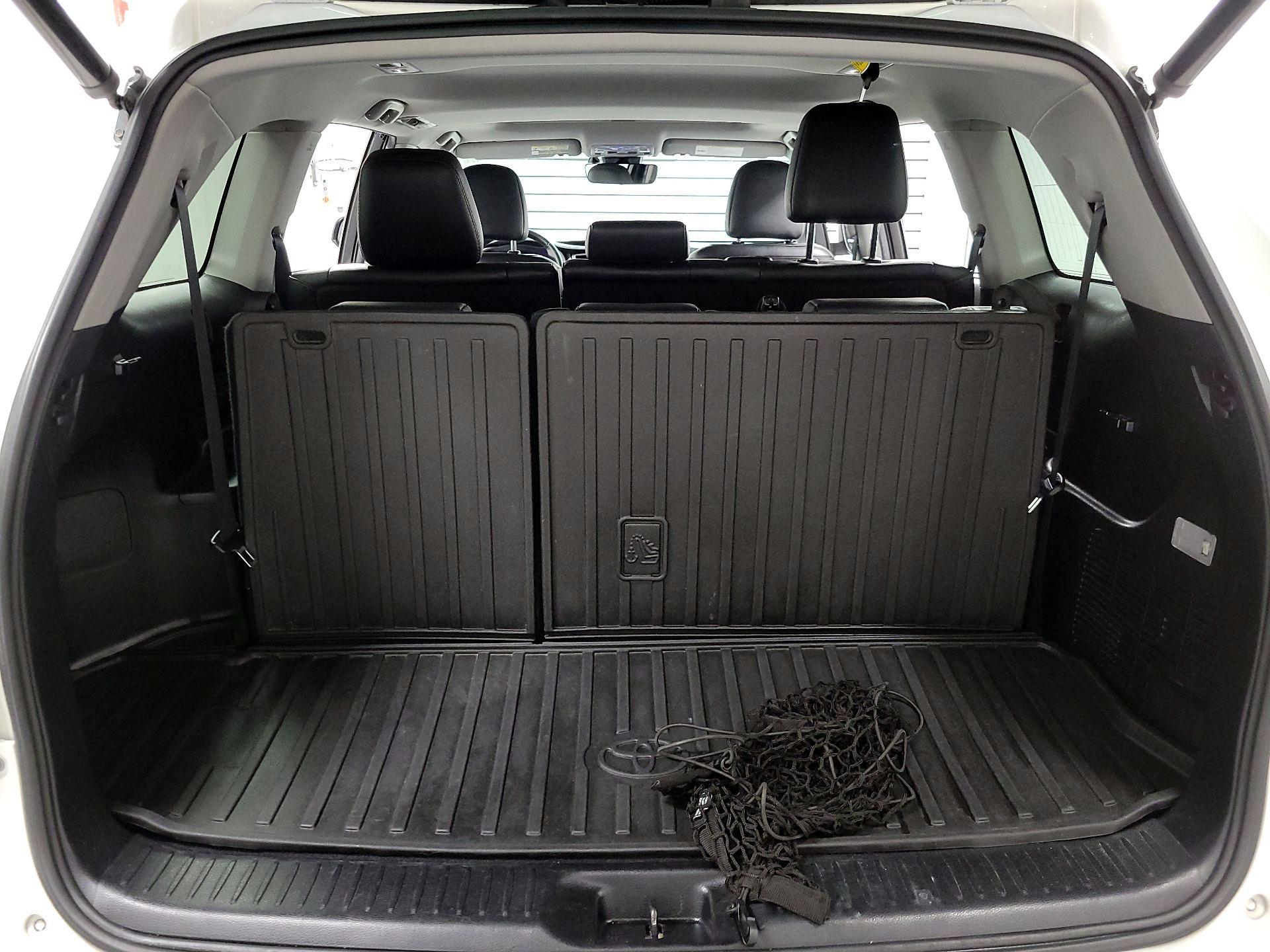 Thumbnail: 2019 Toyota Highlander - 19