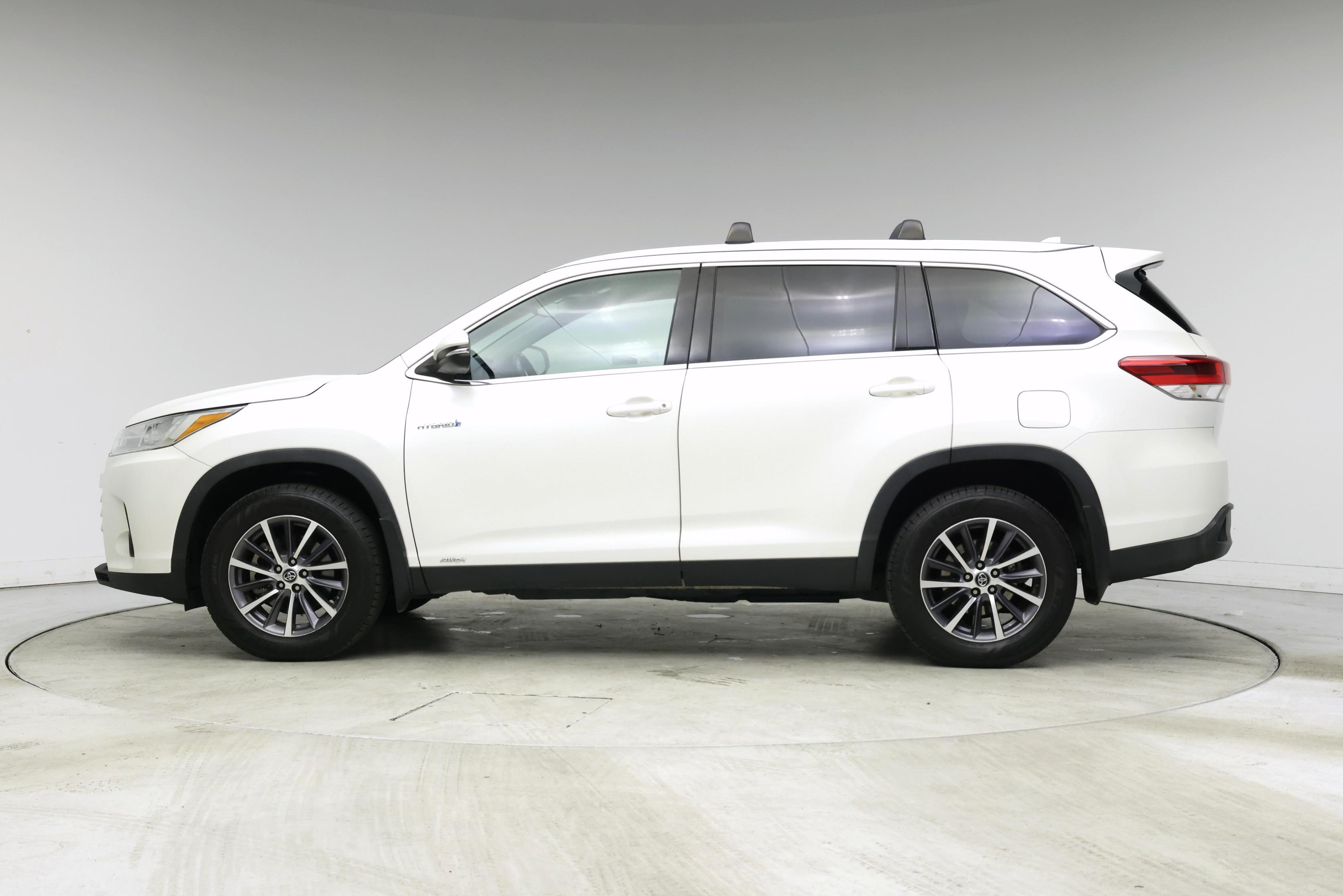 Thumbnail: 2019 Toyota Highlander - 3