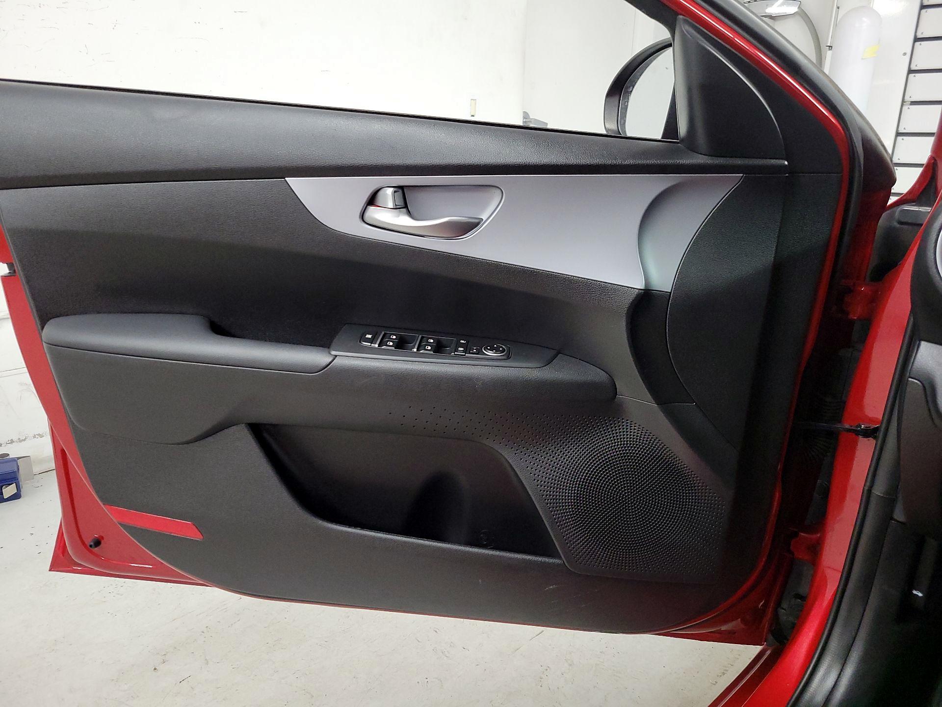 Thumbnail: 2023 Kia Forte - 12