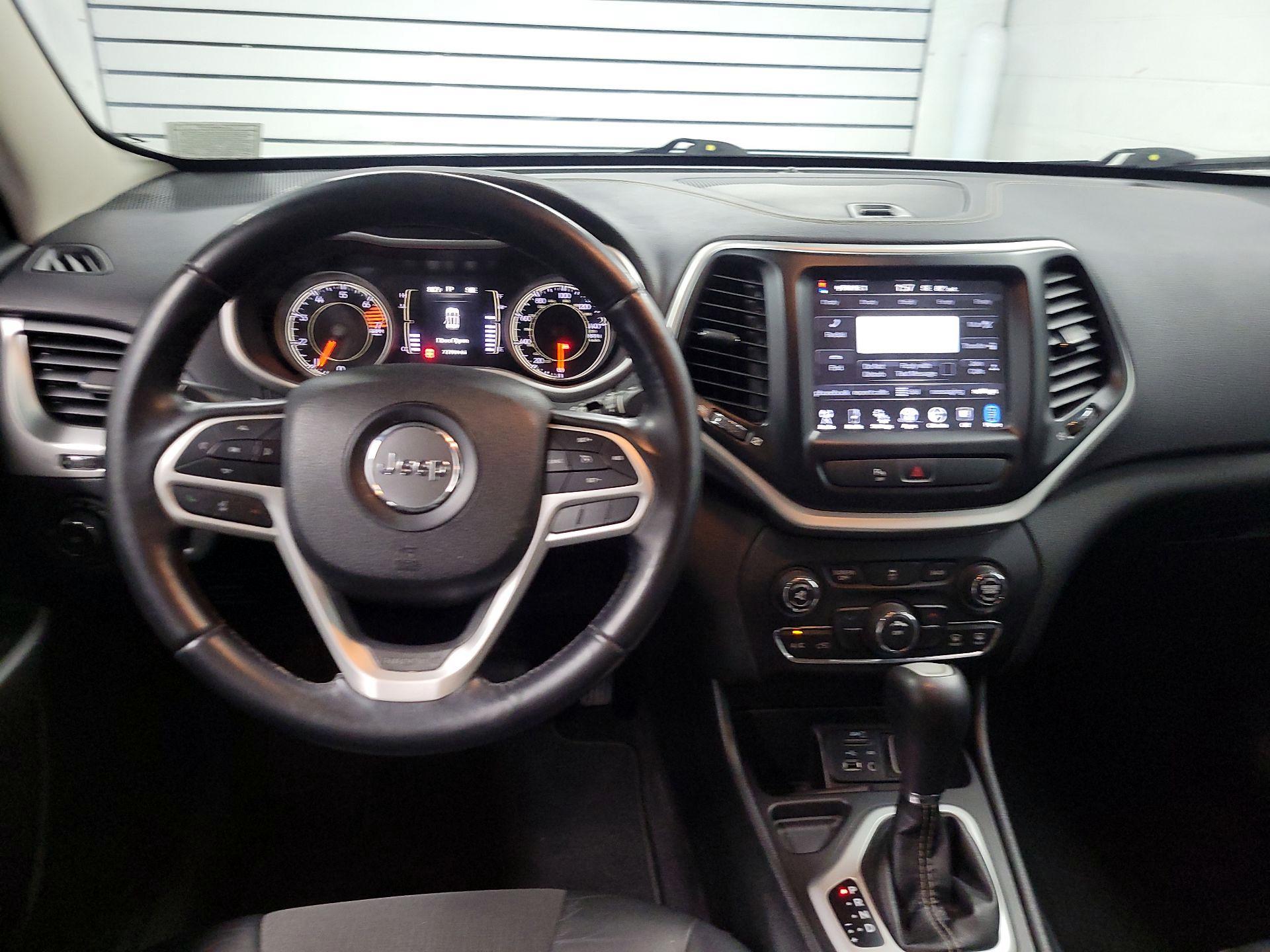 Thumbnail: 2018 Jeep Cherokee - 9