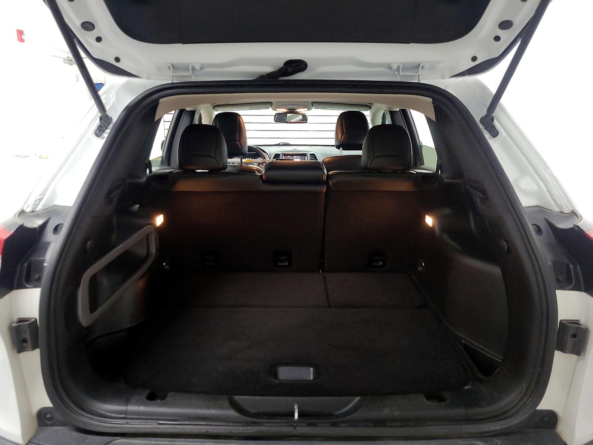 Thumbnail: 2018 Jeep Cherokee - 18