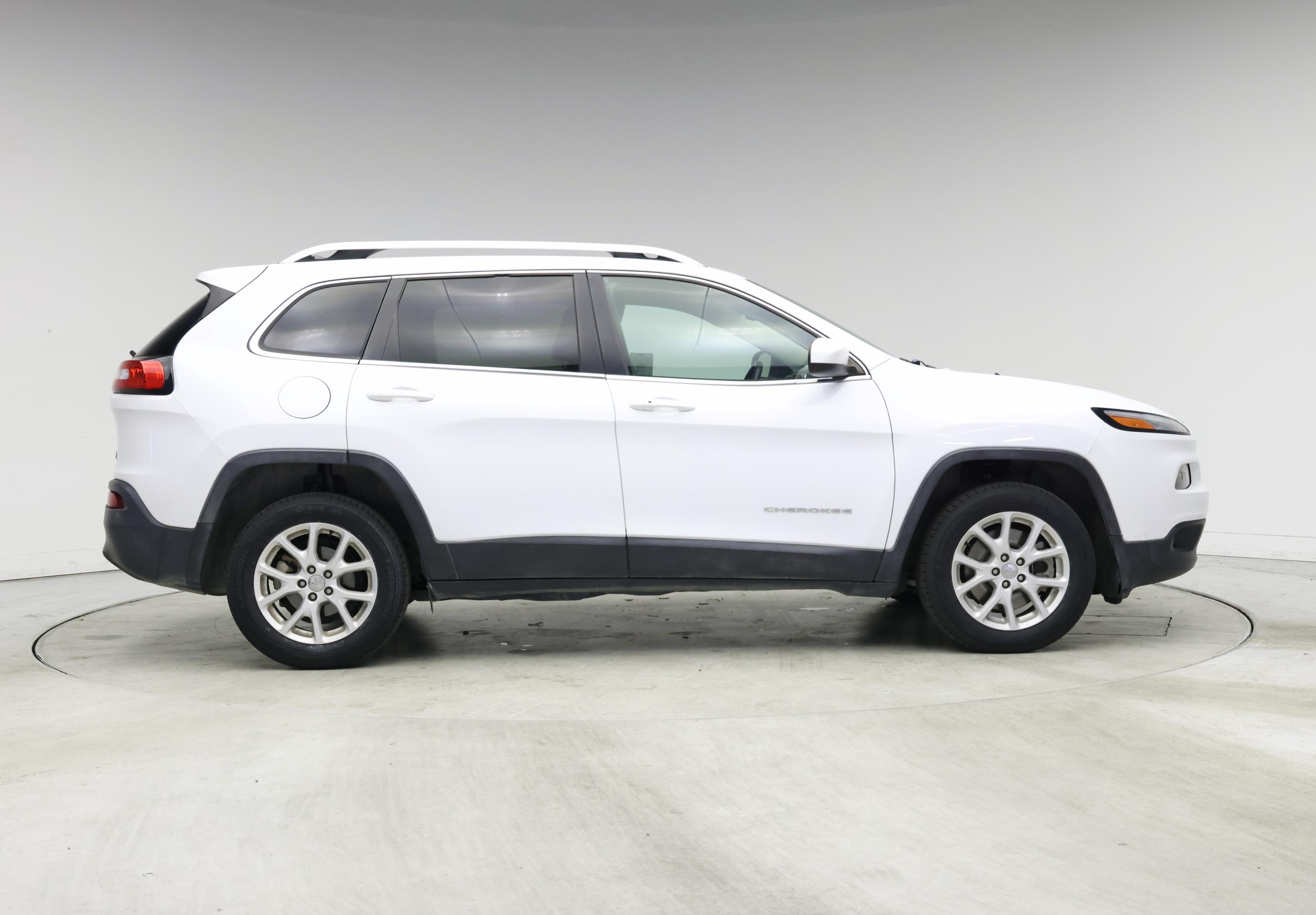 Thumbnail: 2018 Jeep Cherokee - 7