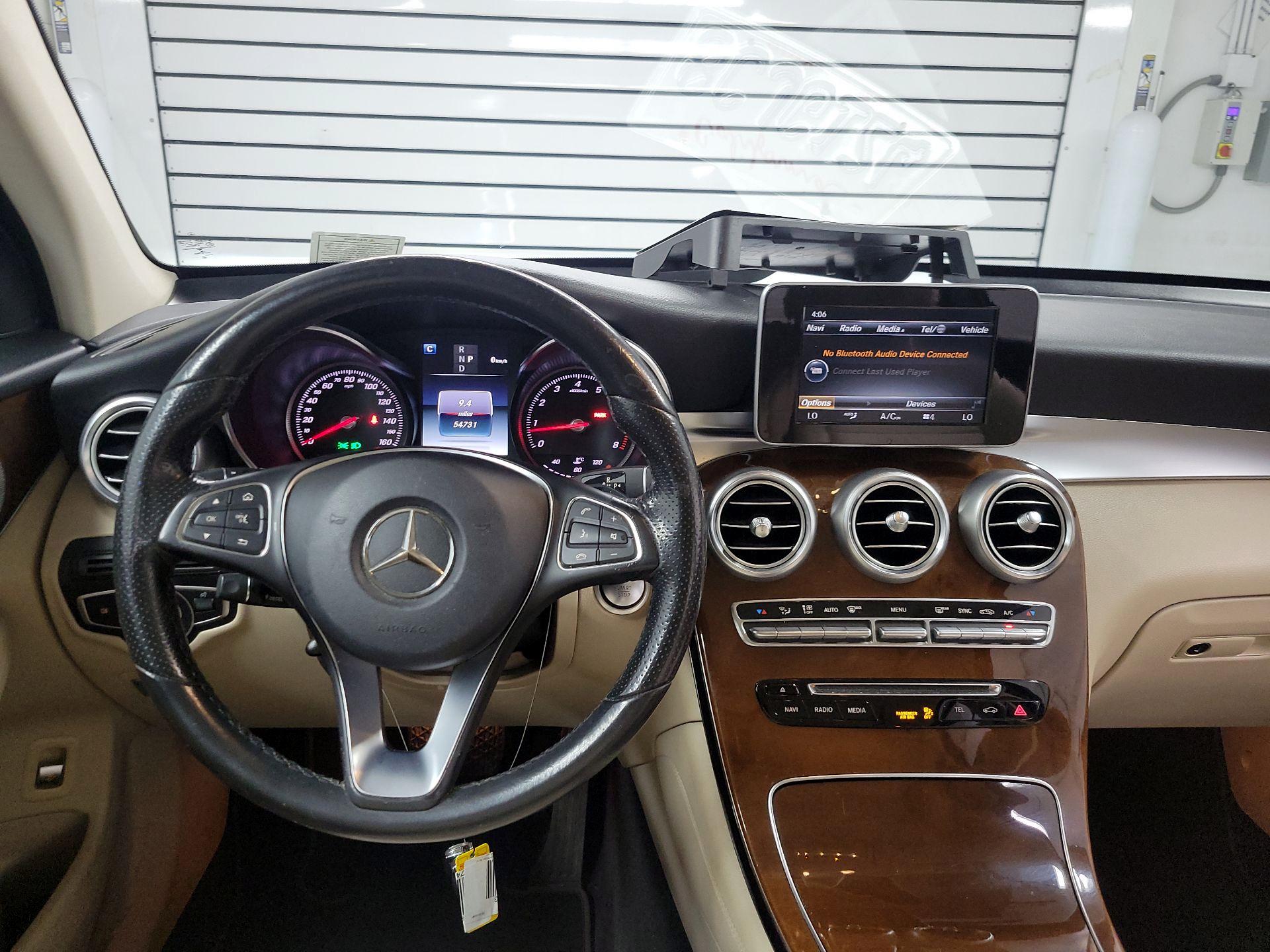 Thumbnail: 2017 Mercedes-Benz GLC - 9