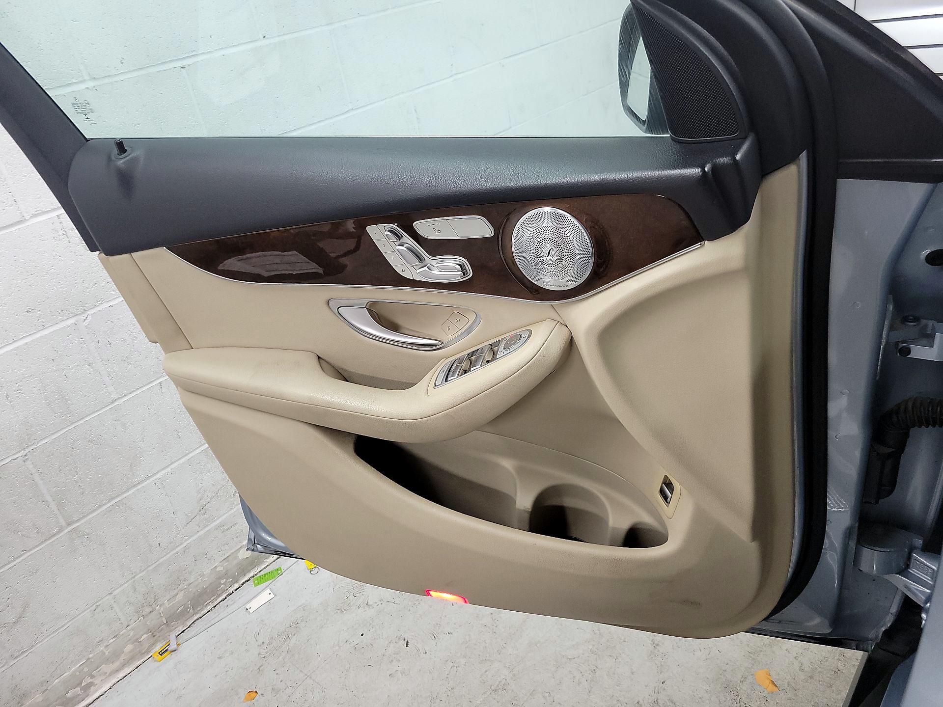 Thumbnail: 2017 Mercedes-Benz GLC - 12