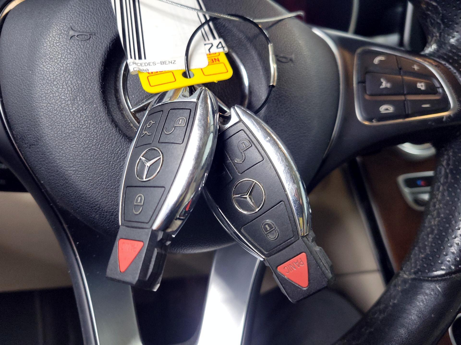 Thumbnail: 2017 Mercedes-Benz GLC - 20