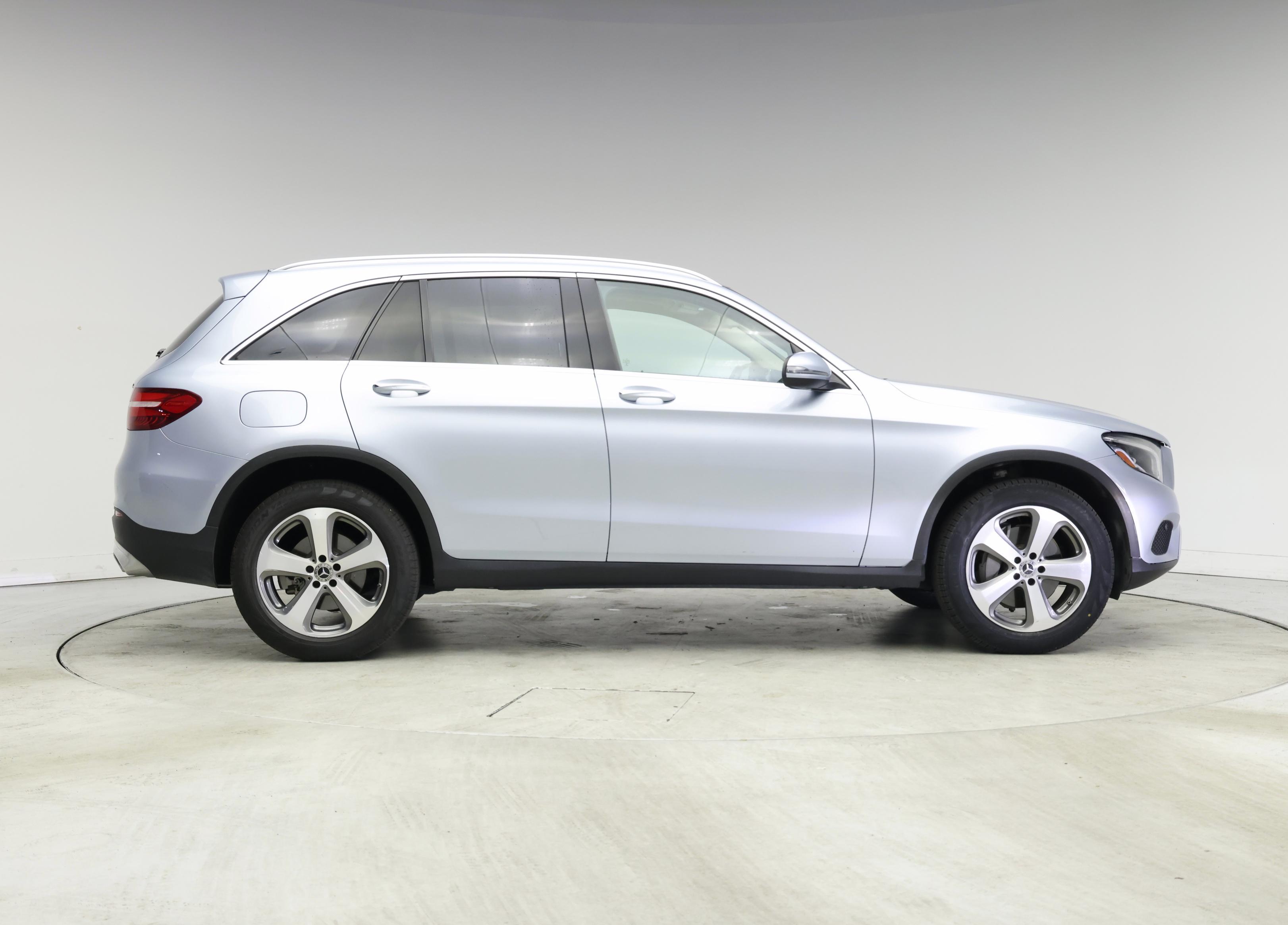 Thumbnail: 2017 Mercedes-Benz GLC - 7