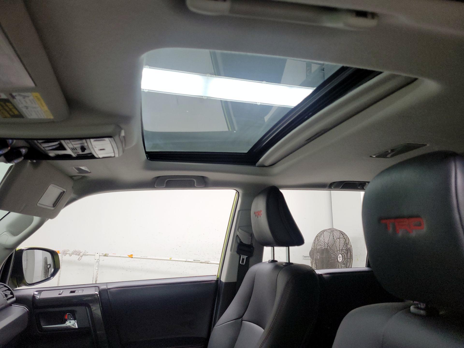 Thumbnail: 2022 Toyota 4Runner - 20