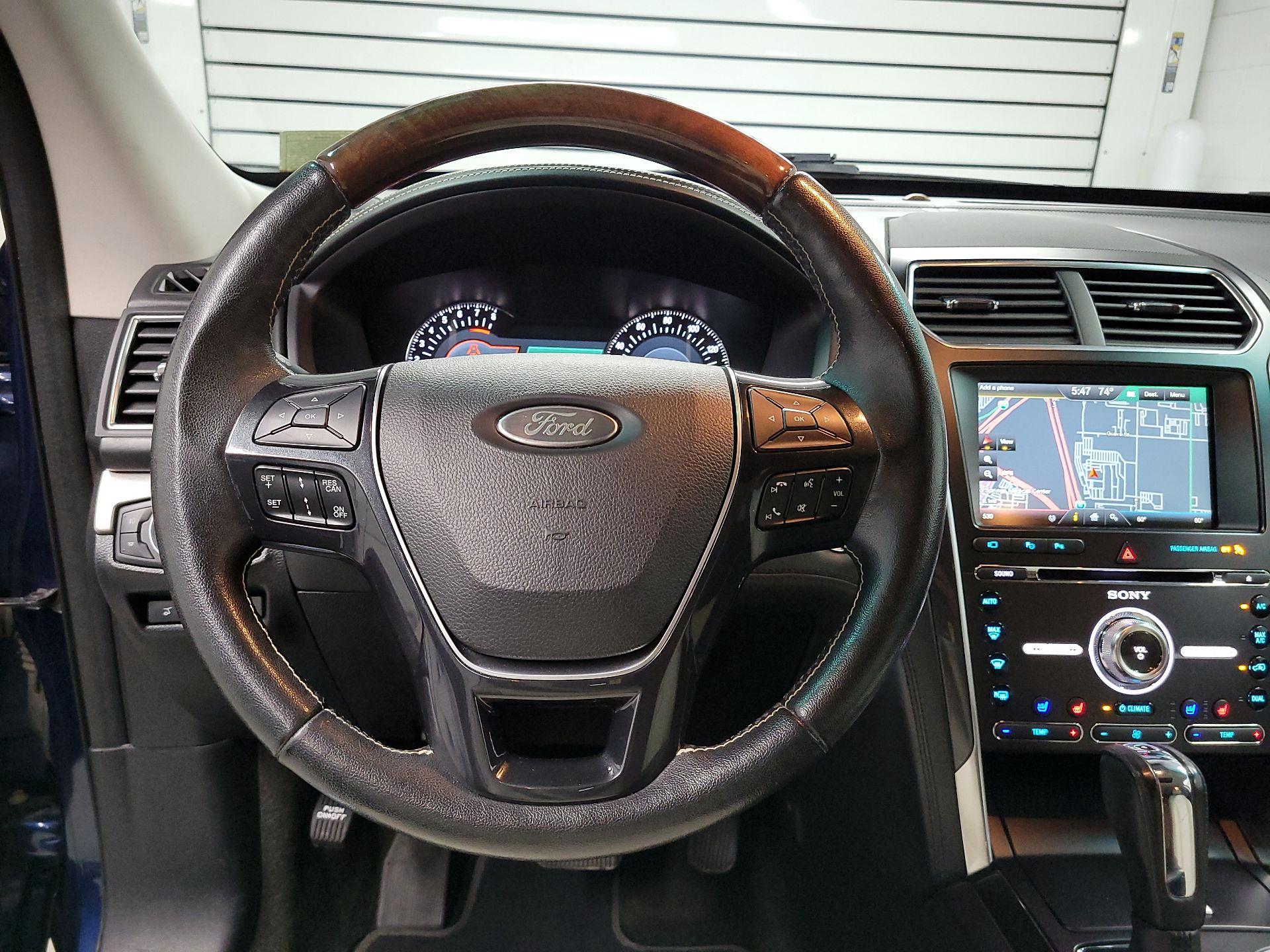Thumbnail: 2016 Ford Explorer - 10