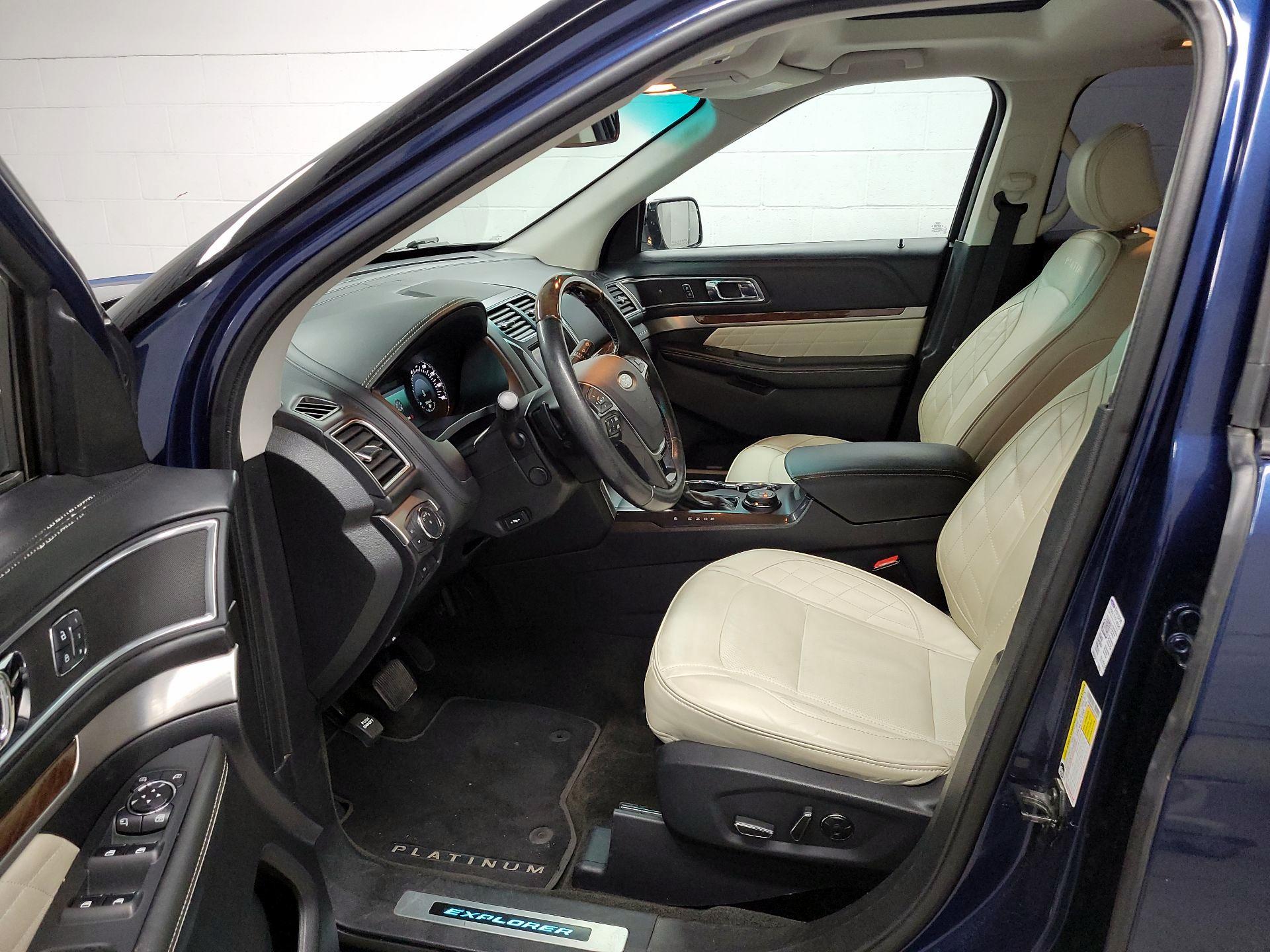 Thumbnail: 2016 Ford Explorer - 11