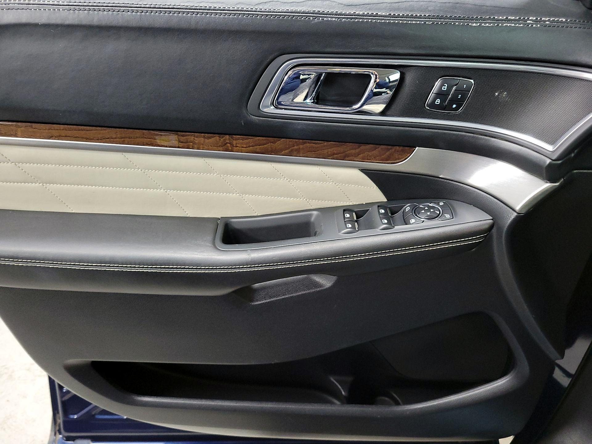 Thumbnail: 2016 Ford Explorer - 12