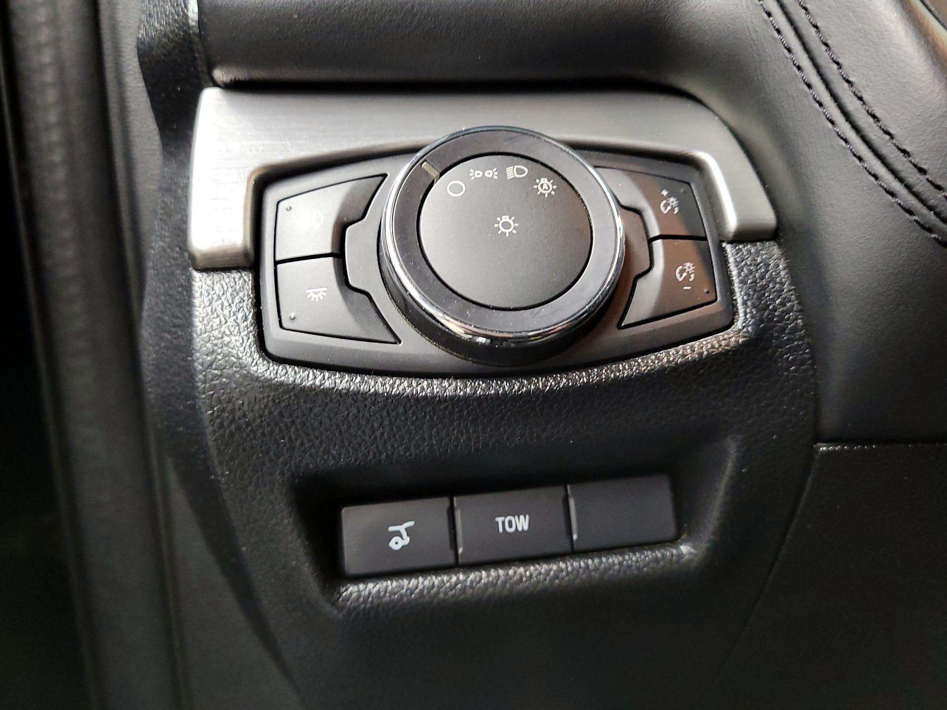 Thumbnail: 2016 Ford Explorer - 13