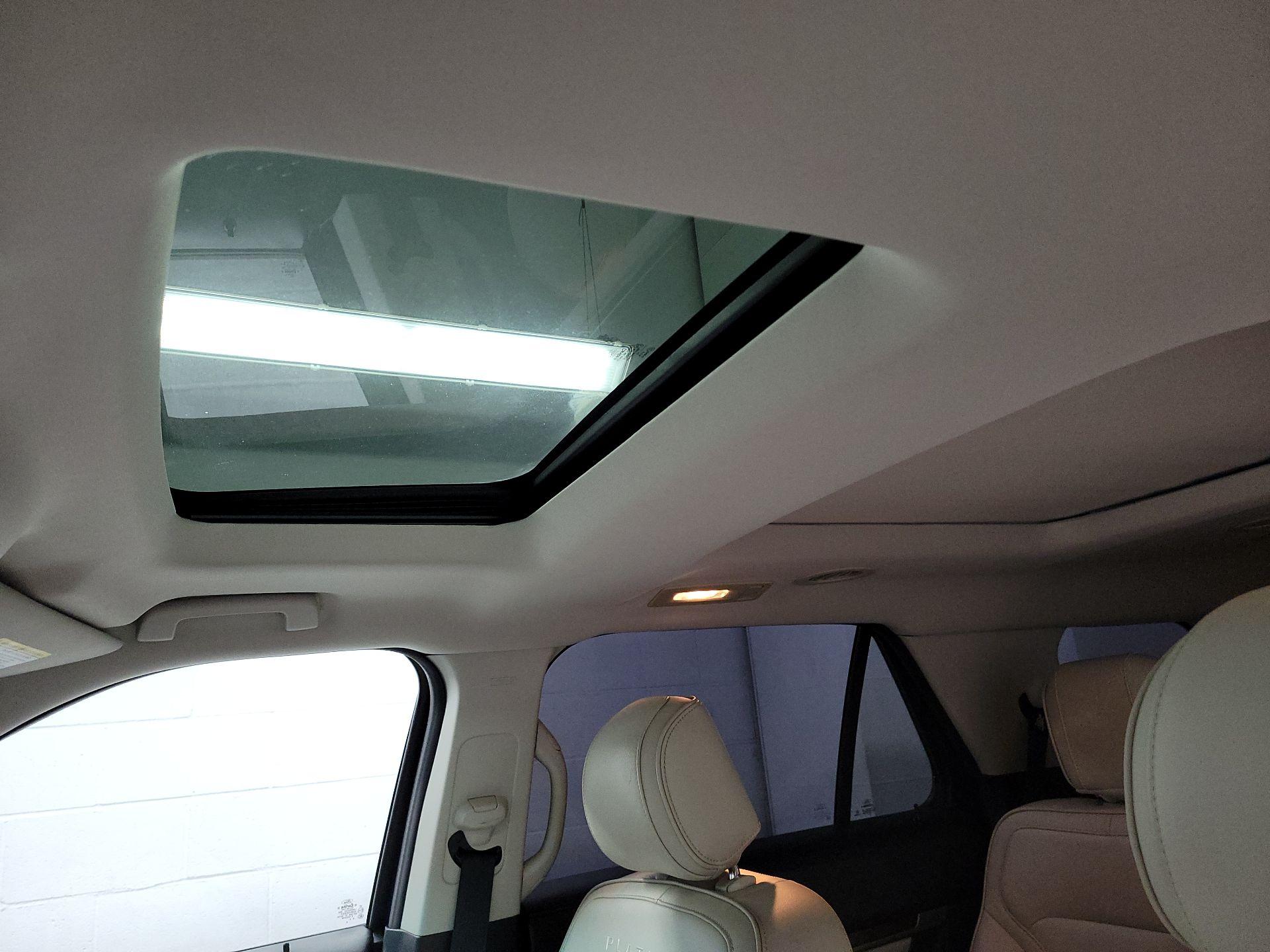 Thumbnail: 2016 Ford Explorer - 20