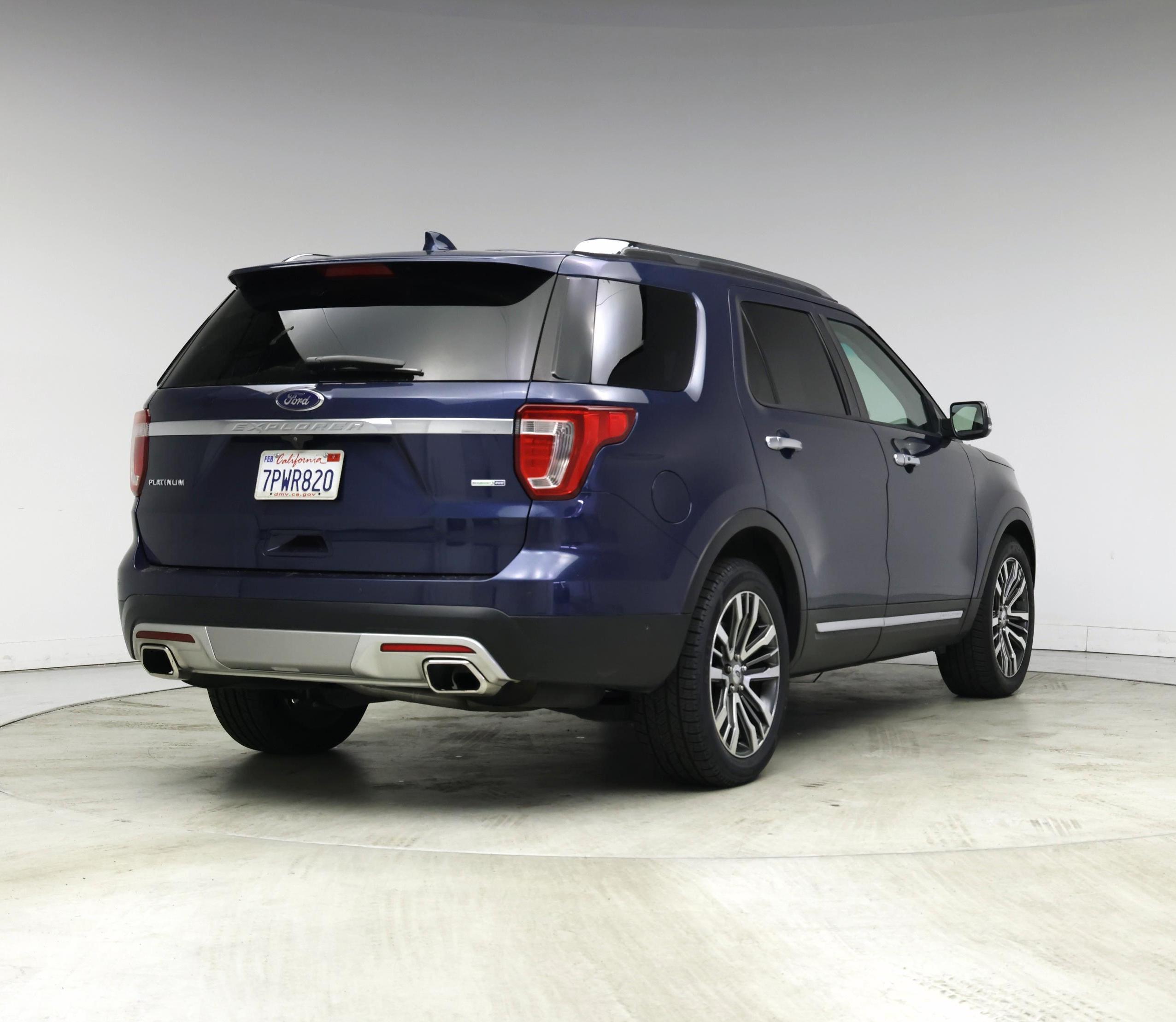 Thumbnail: 2016 Ford Explorer - 8