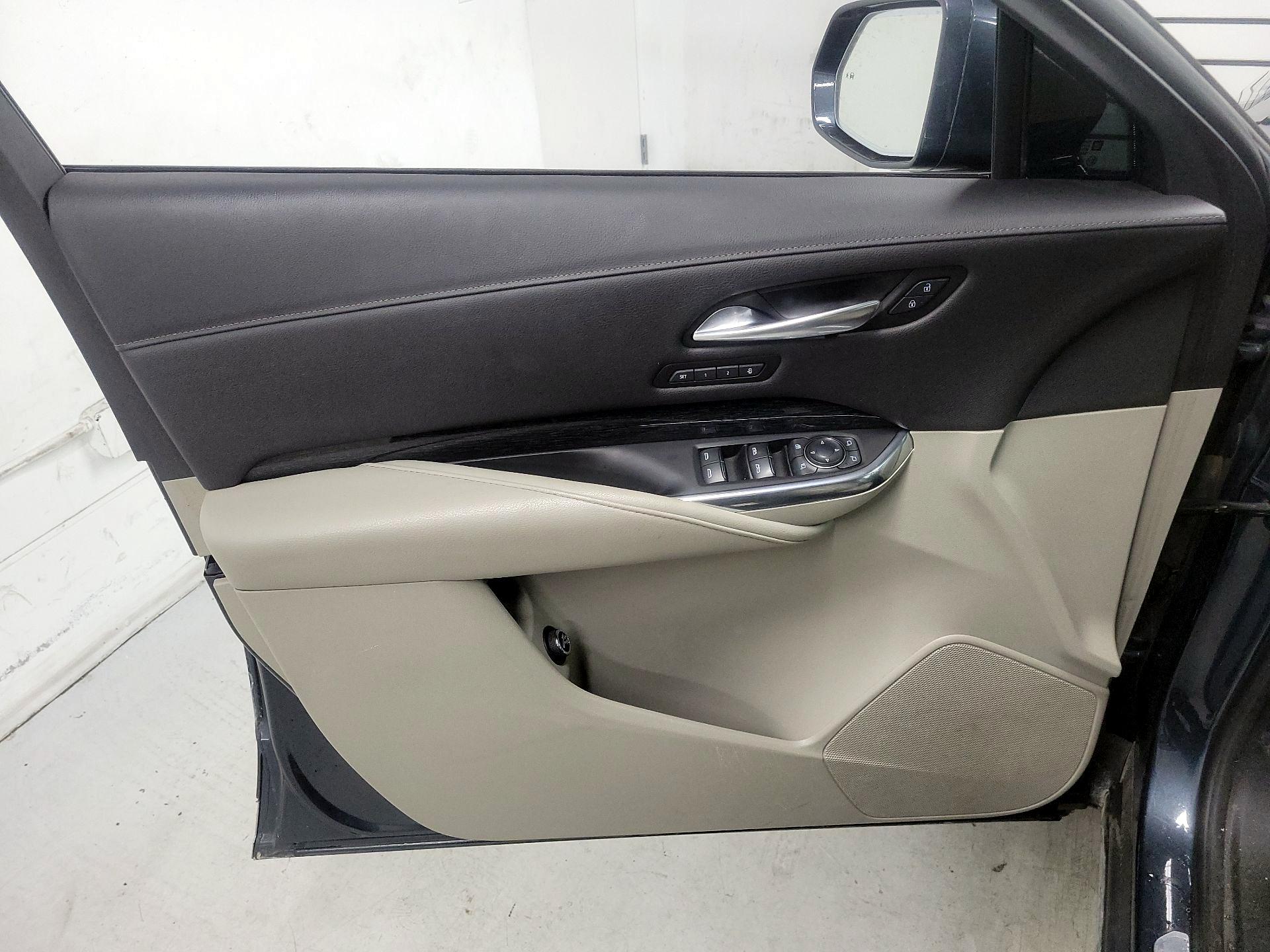 Thumbnail: 2021 Cadillac XT4 - 12