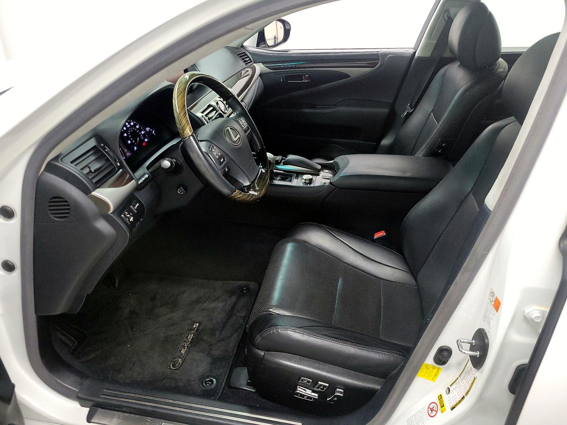 Thumbnail: 2015 Lexus LS - 11