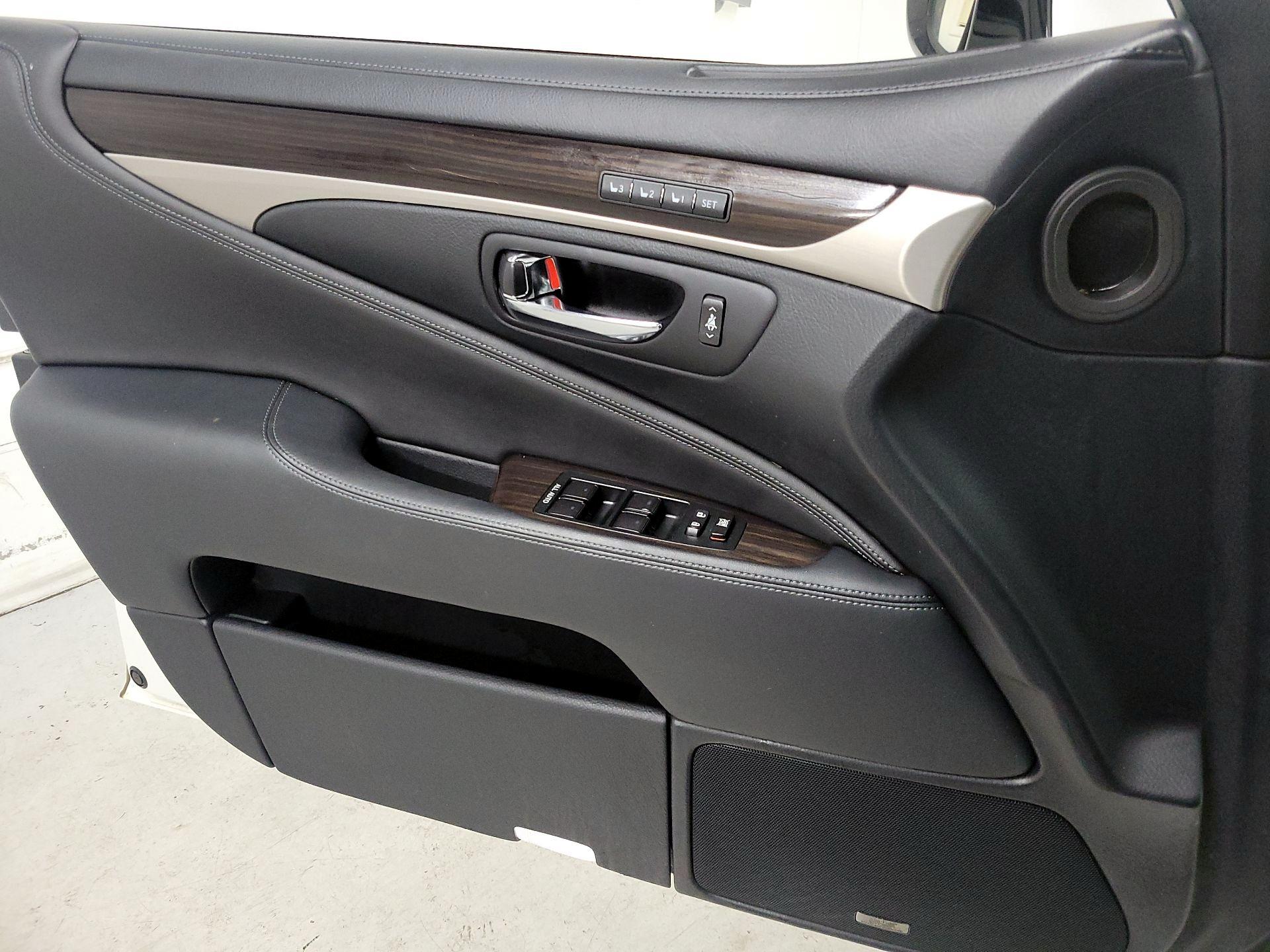 Thumbnail: 2015 Lexus LS - 12