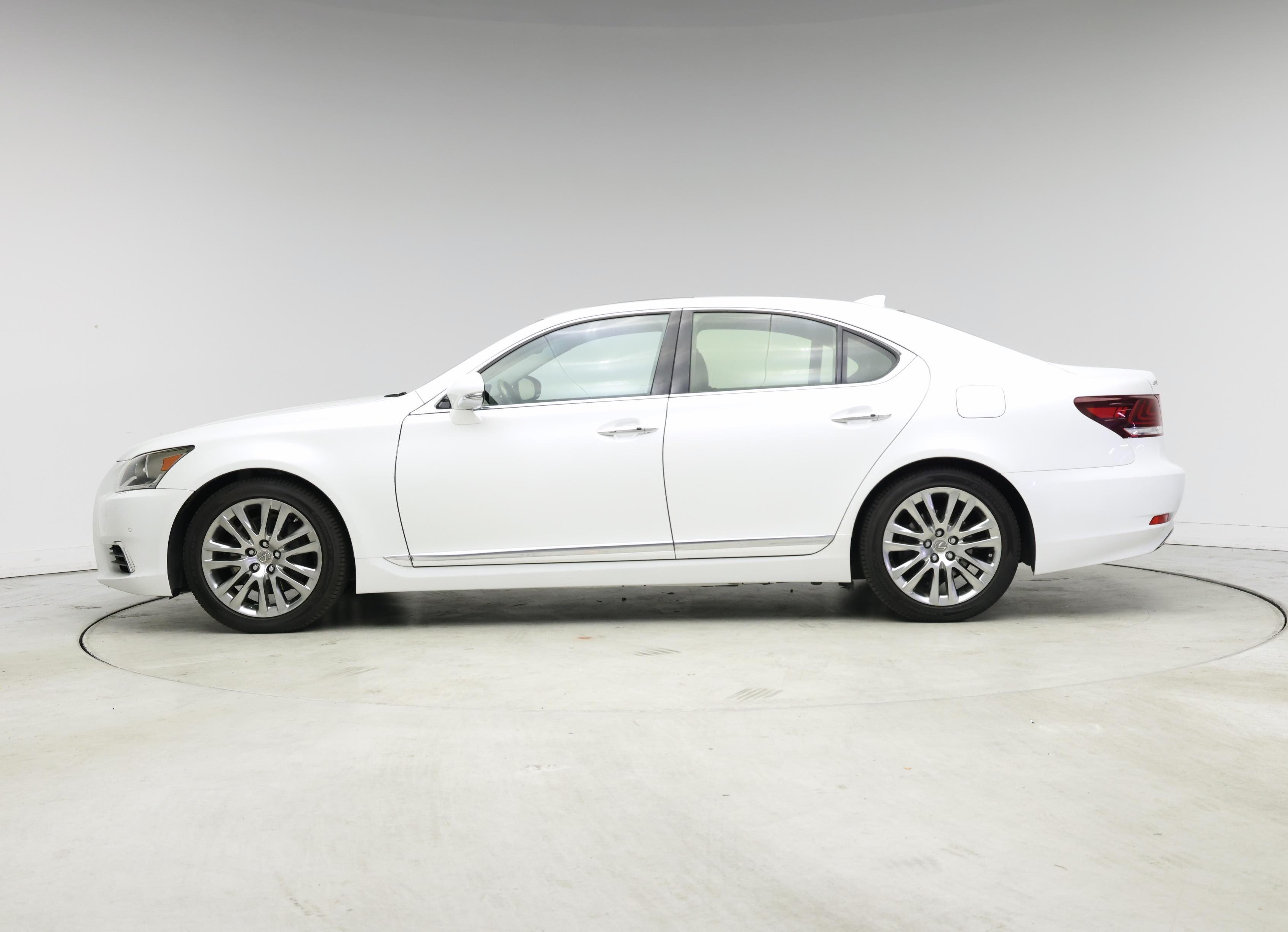 Thumbnail: 2015 Lexus LS - 3