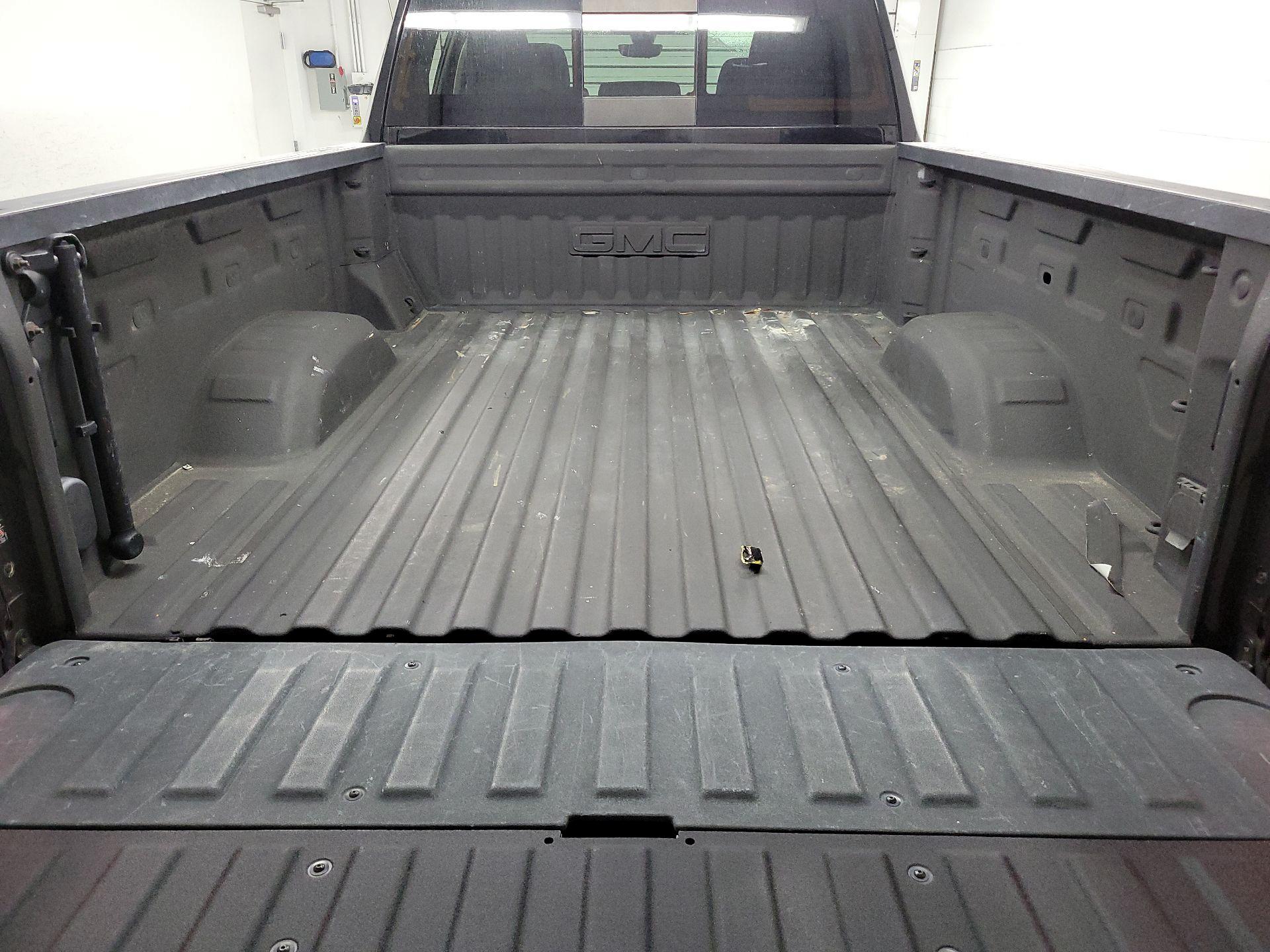 Thumbnail: 2020 GMC Sierra 2500 - 17