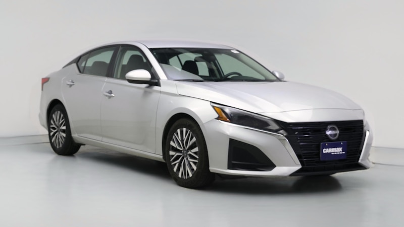 2023 Nissan Altima SV Hero Image