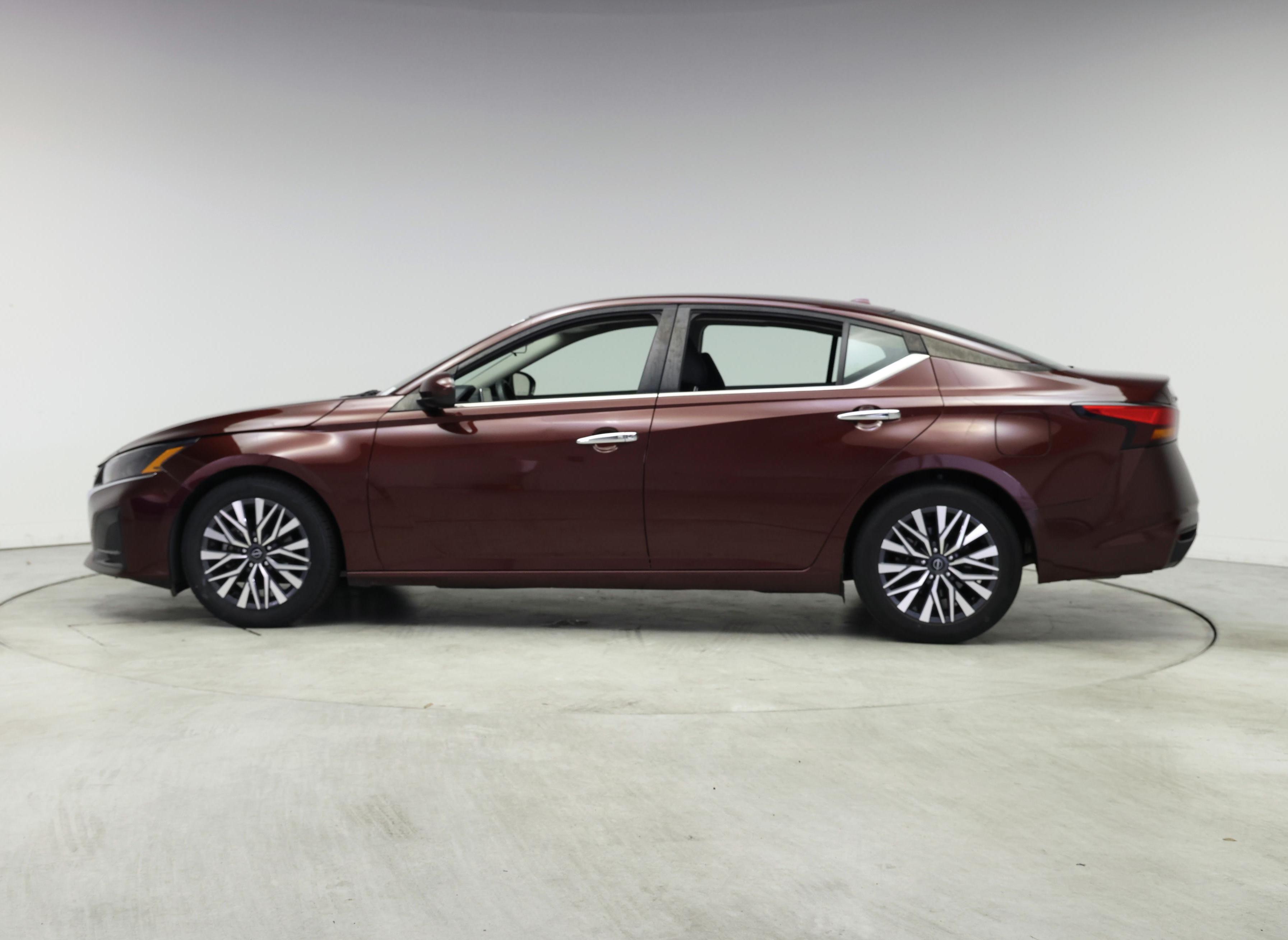 Thumbnail: 2023 Nissan Altima - 3