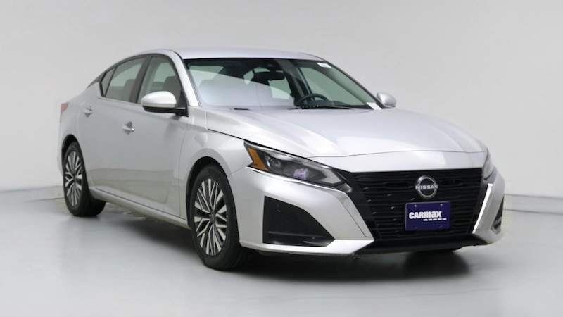 2023 Nissan Altima SV Hero Image